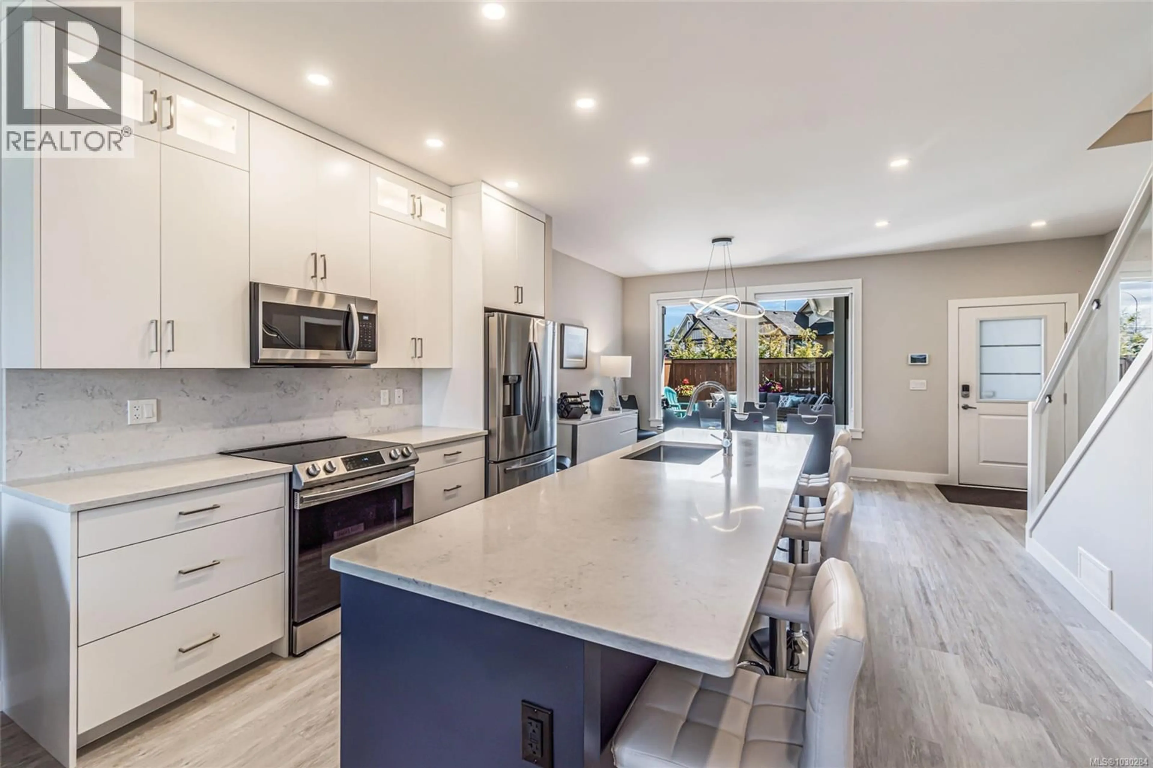 Open concept kitchen, ceramic/tile floor for 739 BRIARWOOD DRIVE, Parksville British Columbia V9P2P9