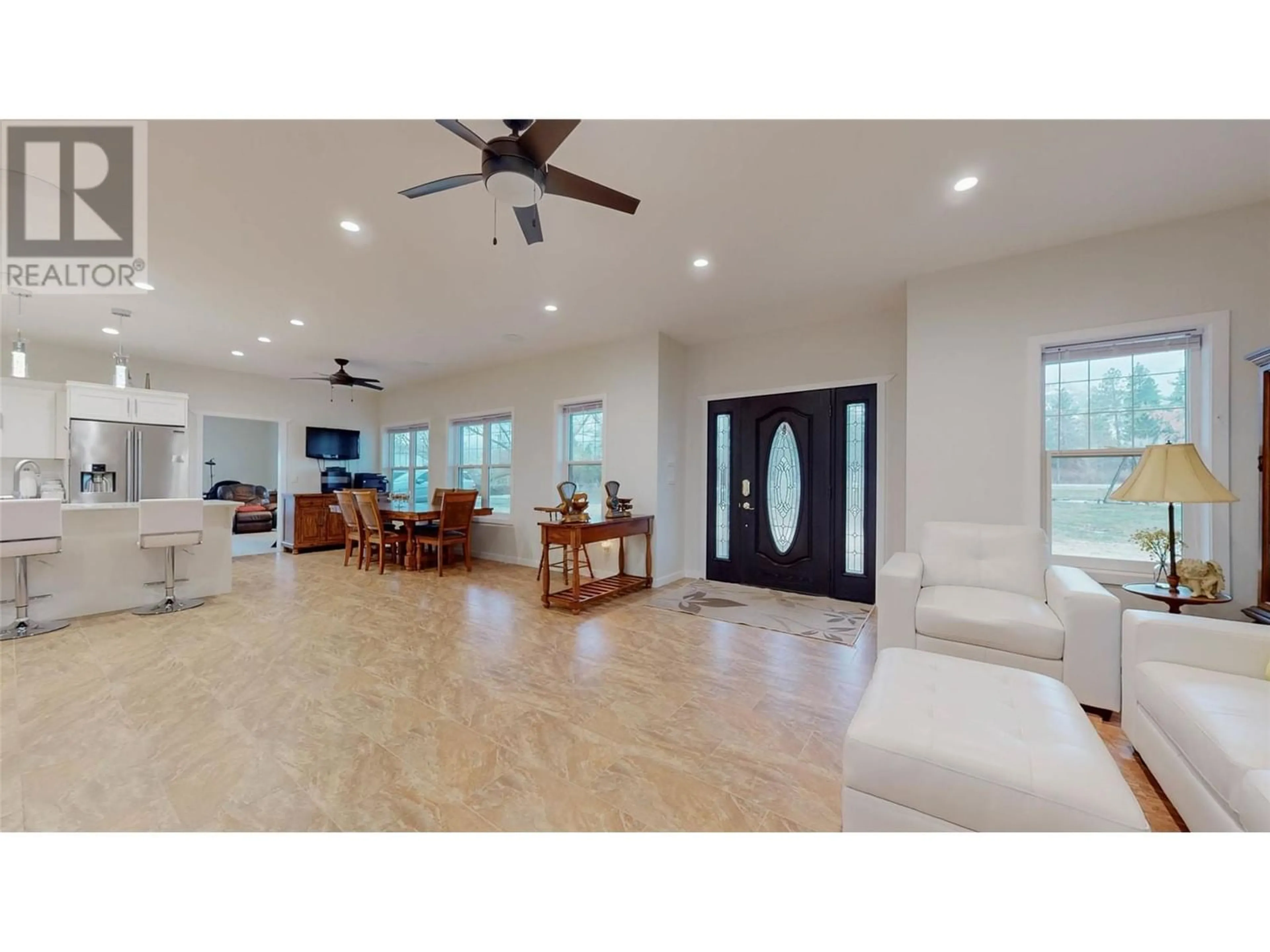 Indoor entryway, wood floors for 2338 HWY 3, Cawston British Columbia V0X1C2