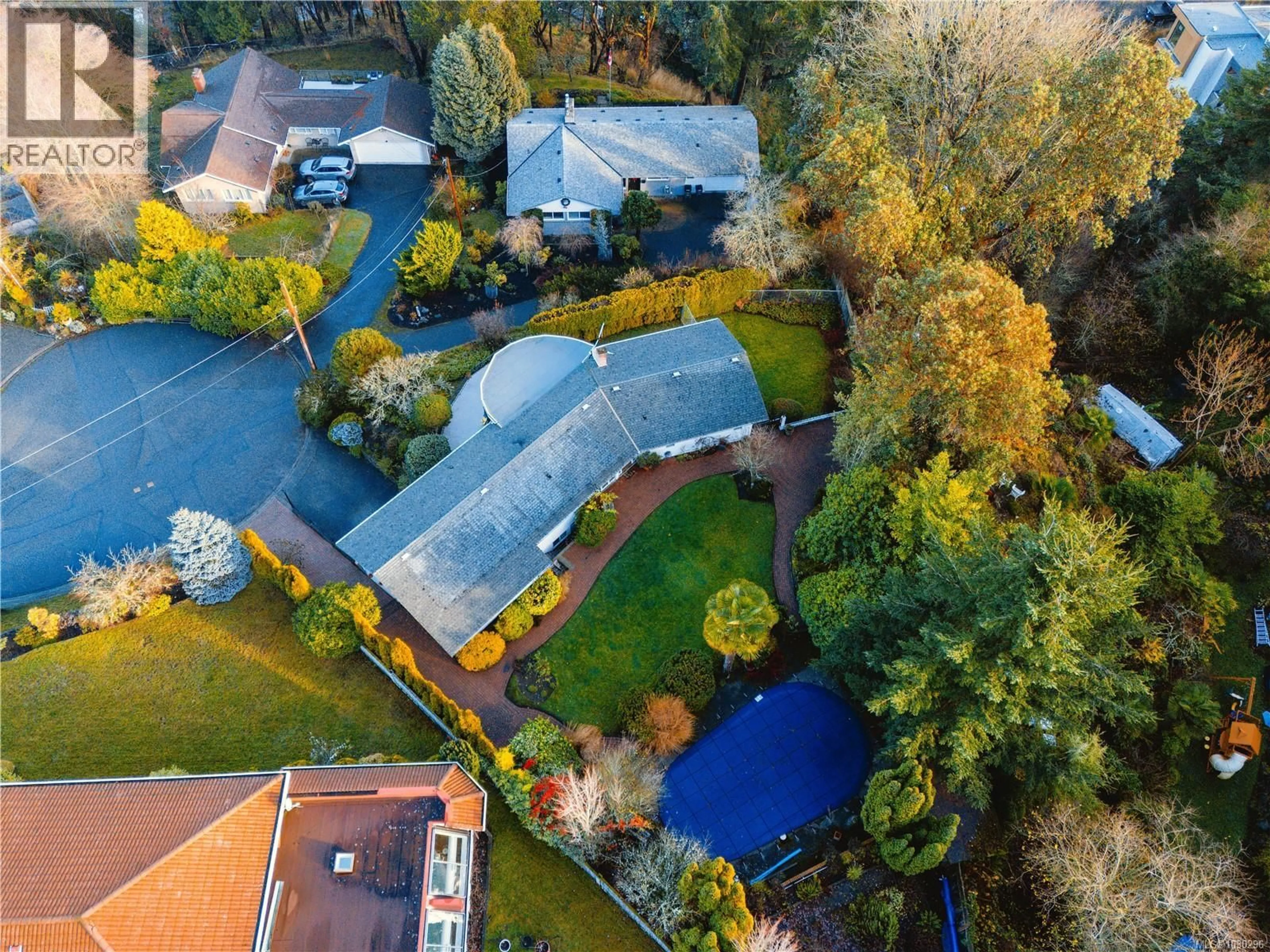 A pic from outside/outdoor area/front of a property/back of a property/a pic from drone, street for 5054 CATALINA TERRACE, Saanich British Columbia V8Y2A5