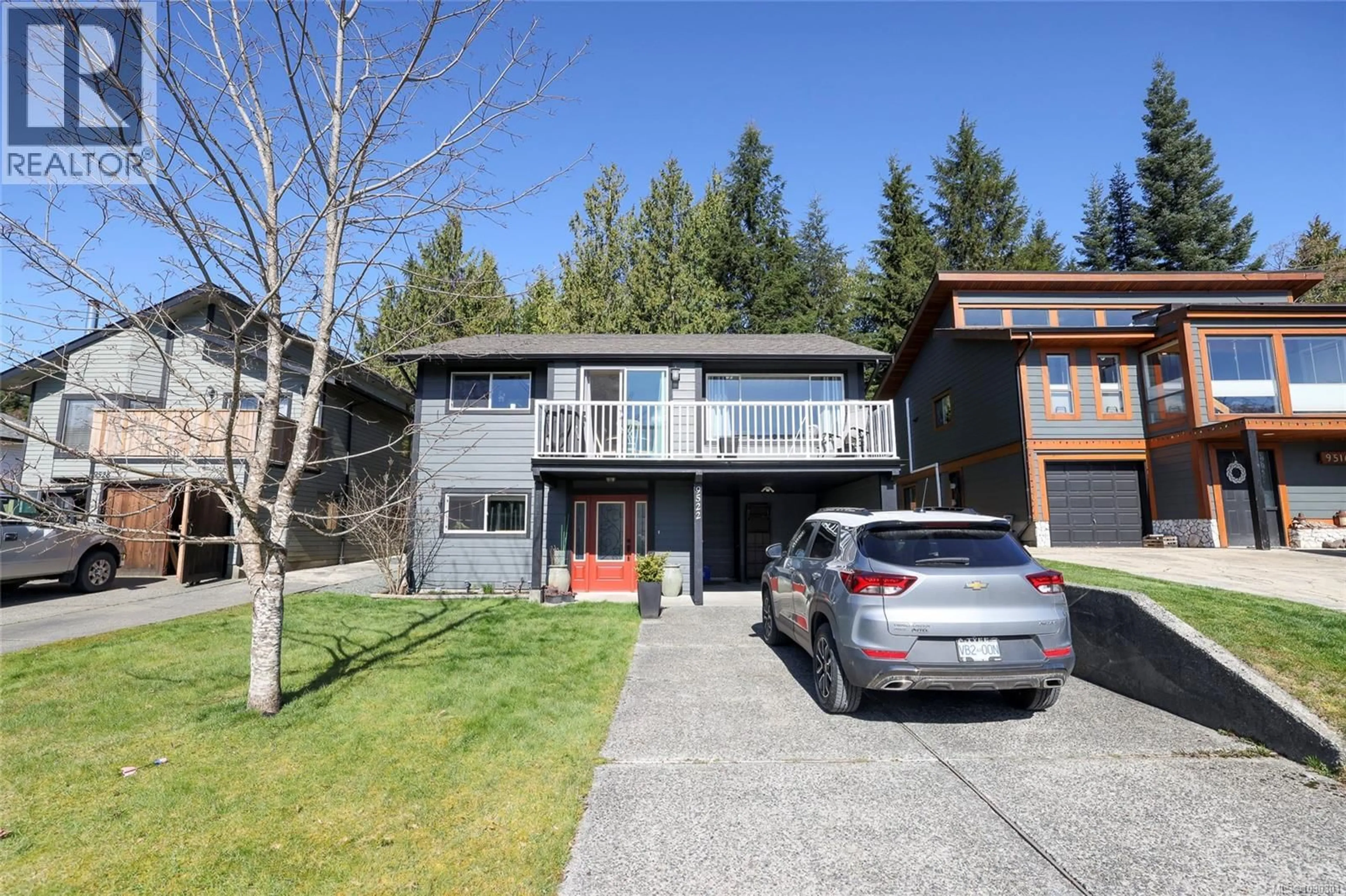 Home with vinyl exterior material, street for 9522 SCOTT STREET, Port Hardy British Columbia V0N2P0