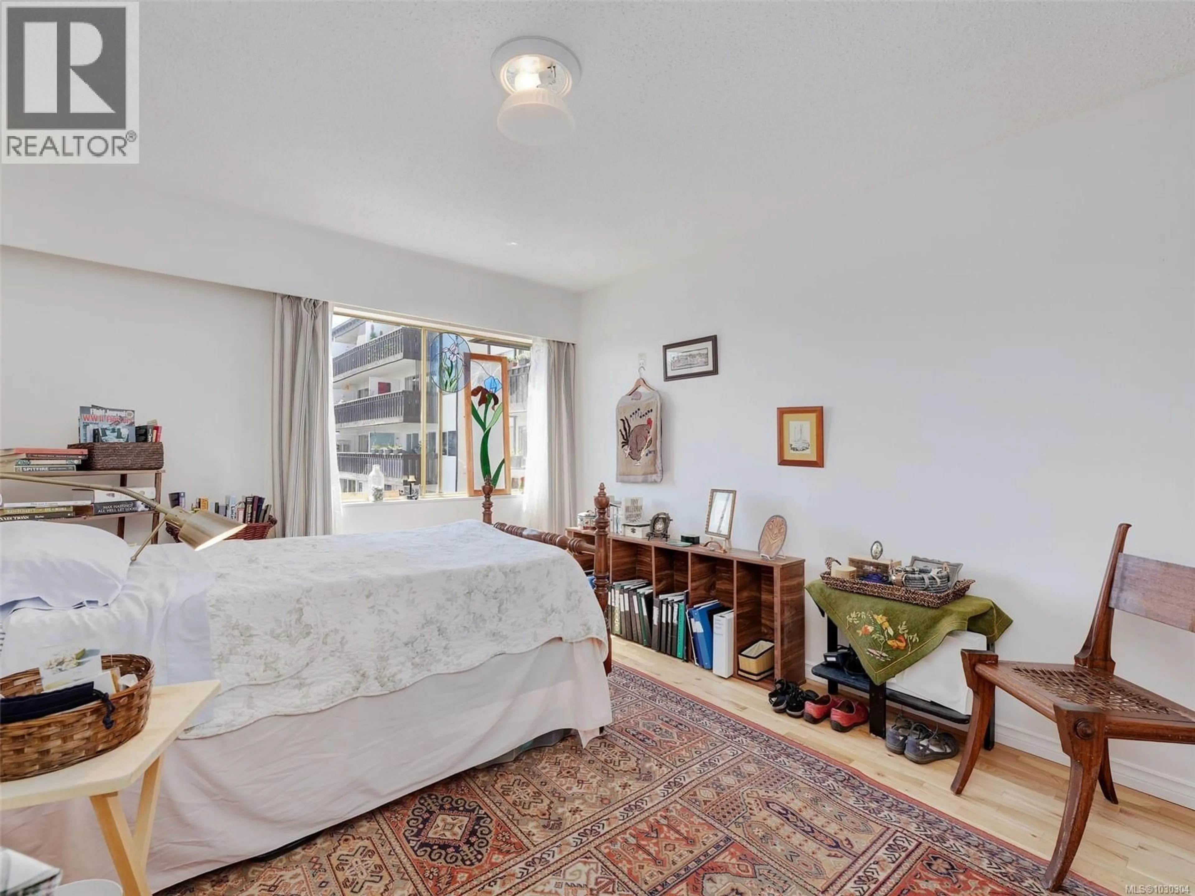 A pic of a room for 212 - 964 HEYWOOD AVENUE, Victoria British Columbia V8V2Y5