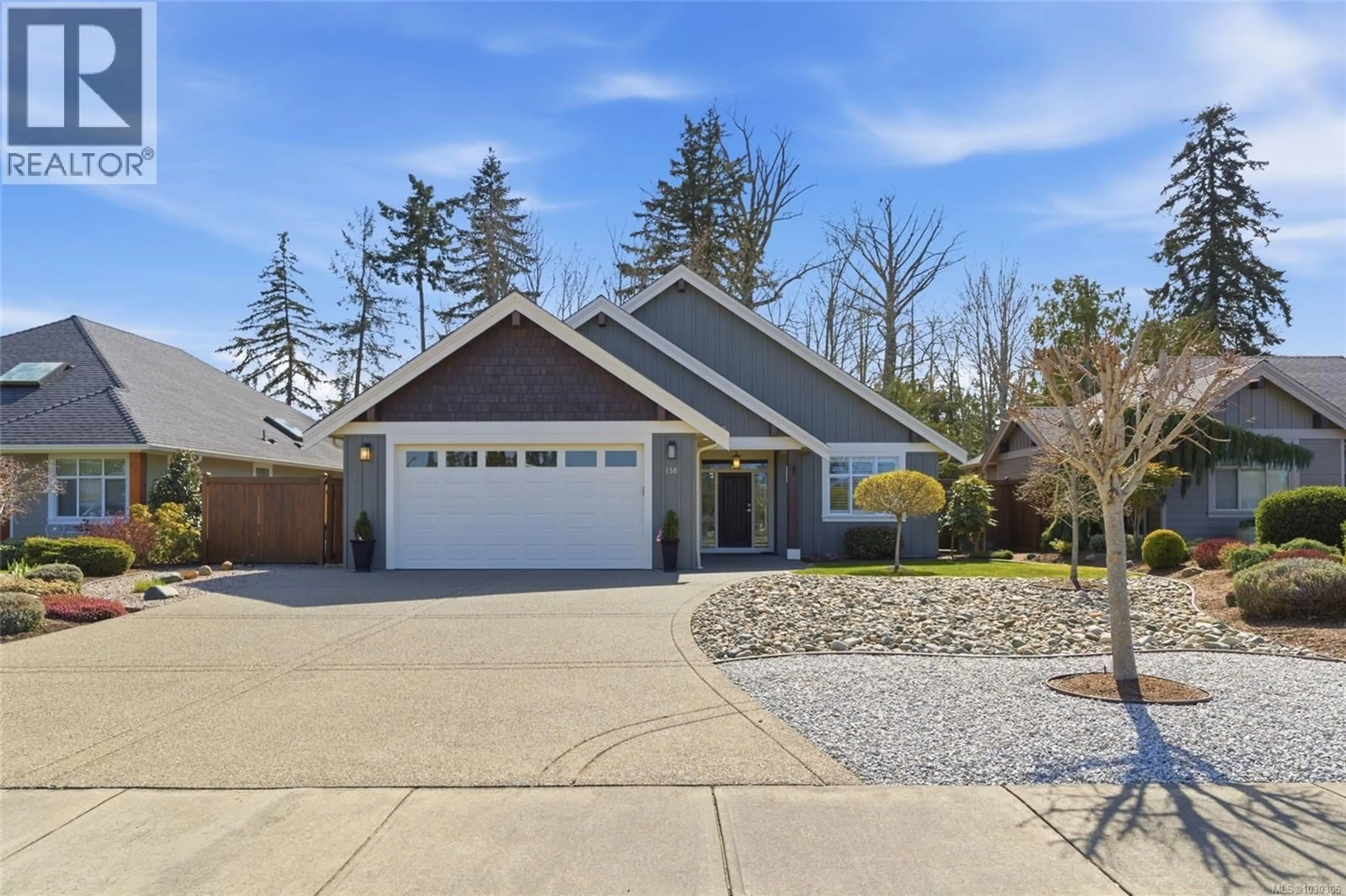 Home with vinyl exterior material, street for 158 SKYLARK AVENUE, Parksville British Columbia V9P1M3