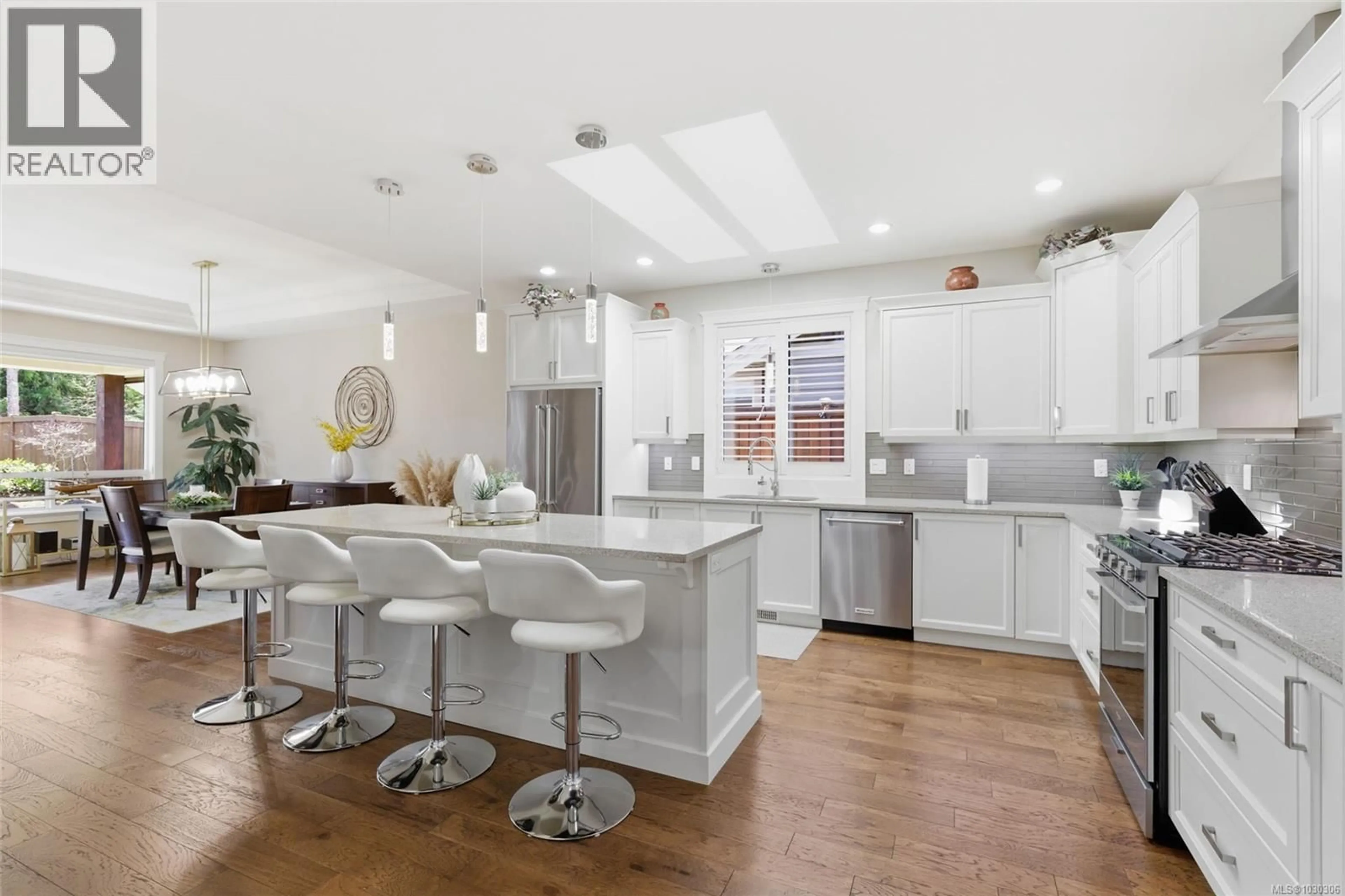 Open concept kitchen, ceramic/tile floor for 158 SKYLARK AVENUE, Parksville British Columbia V9P1M3