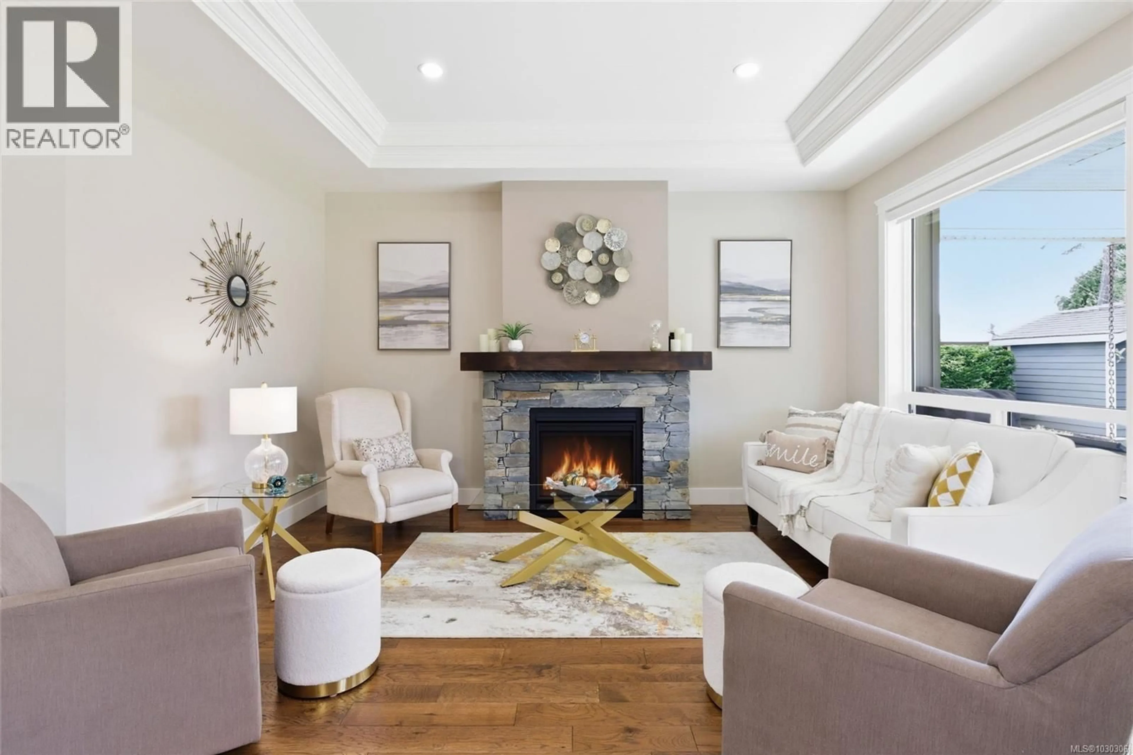 Living room with furniture, unknown for 158 SKYLARK AVENUE, Parksville British Columbia V9P1M3