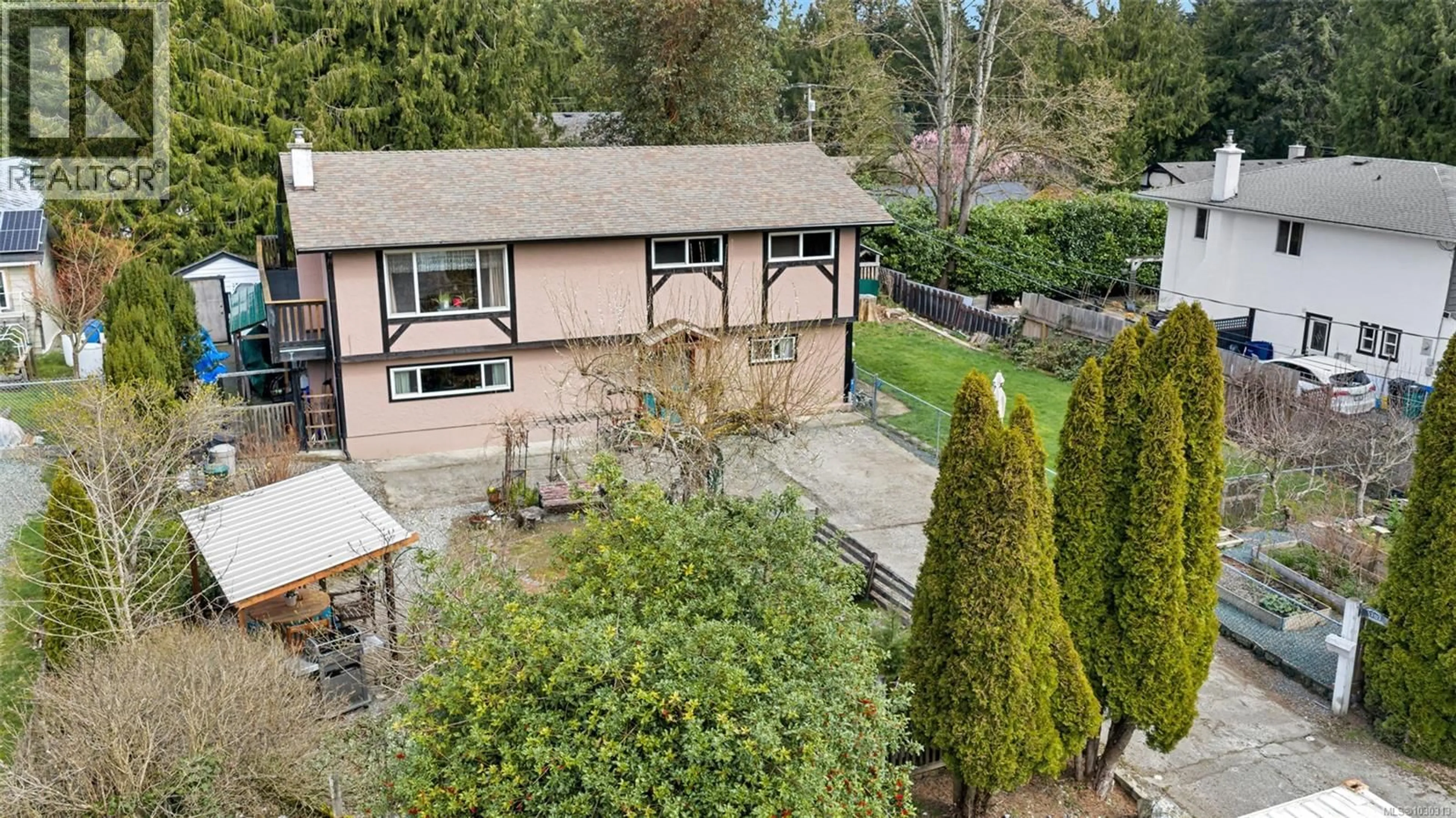 A pic from outside/outdoor area/front of a property/back of a property/a pic from drone, street for 1707 ROBIN HILL DRIVE, Shawnigan Lake British Columbia V8H3B5