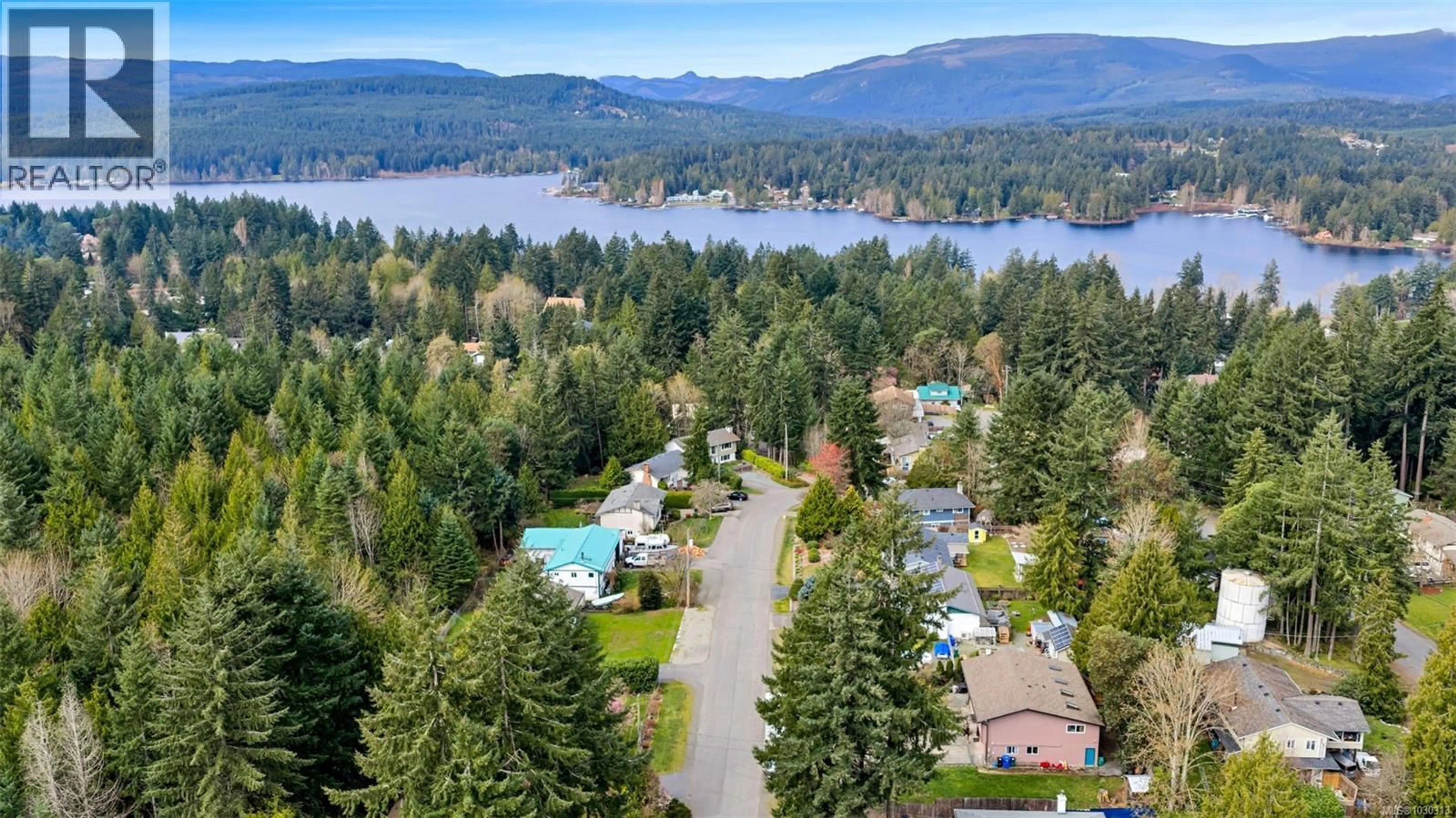 A pic from outside/outdoor area/front of a property/back of a property/a pic from drone, water/lake/river/ocean view for 1707 ROBIN HILL DRIVE, Shawnigan Lake British Columbia V8H3B5