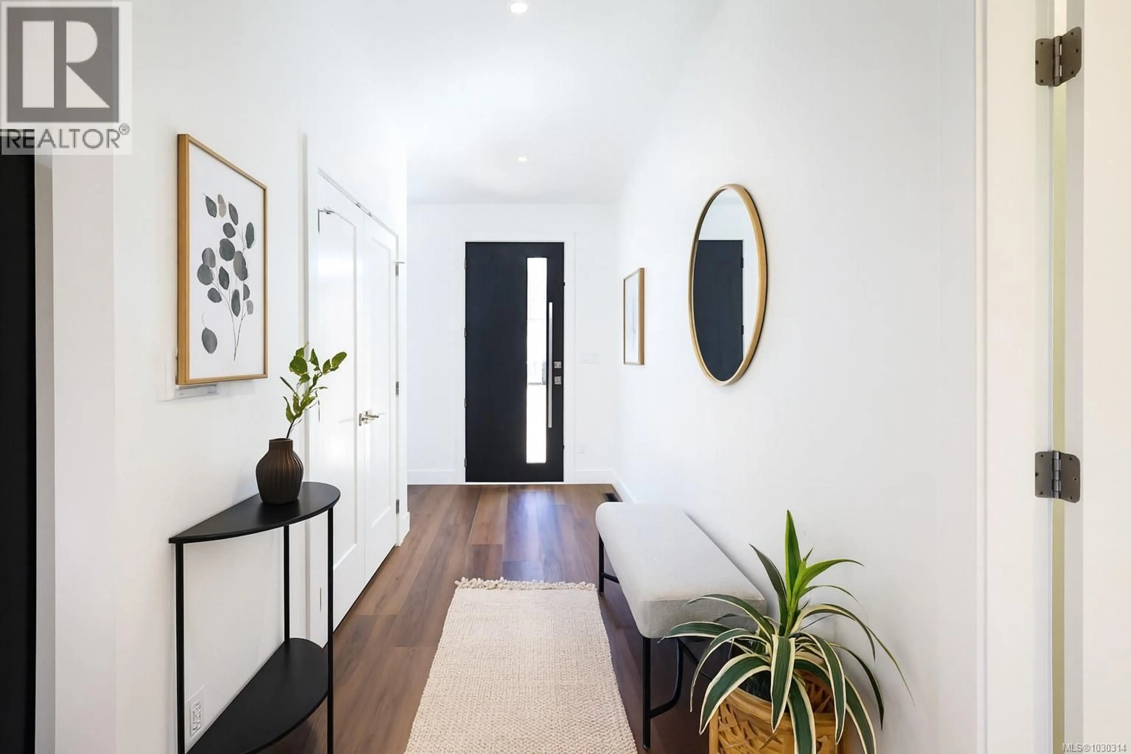 Indoor entryway for 492 HAMPSTEAD STREET, Parksville British Columbia V9P0G5