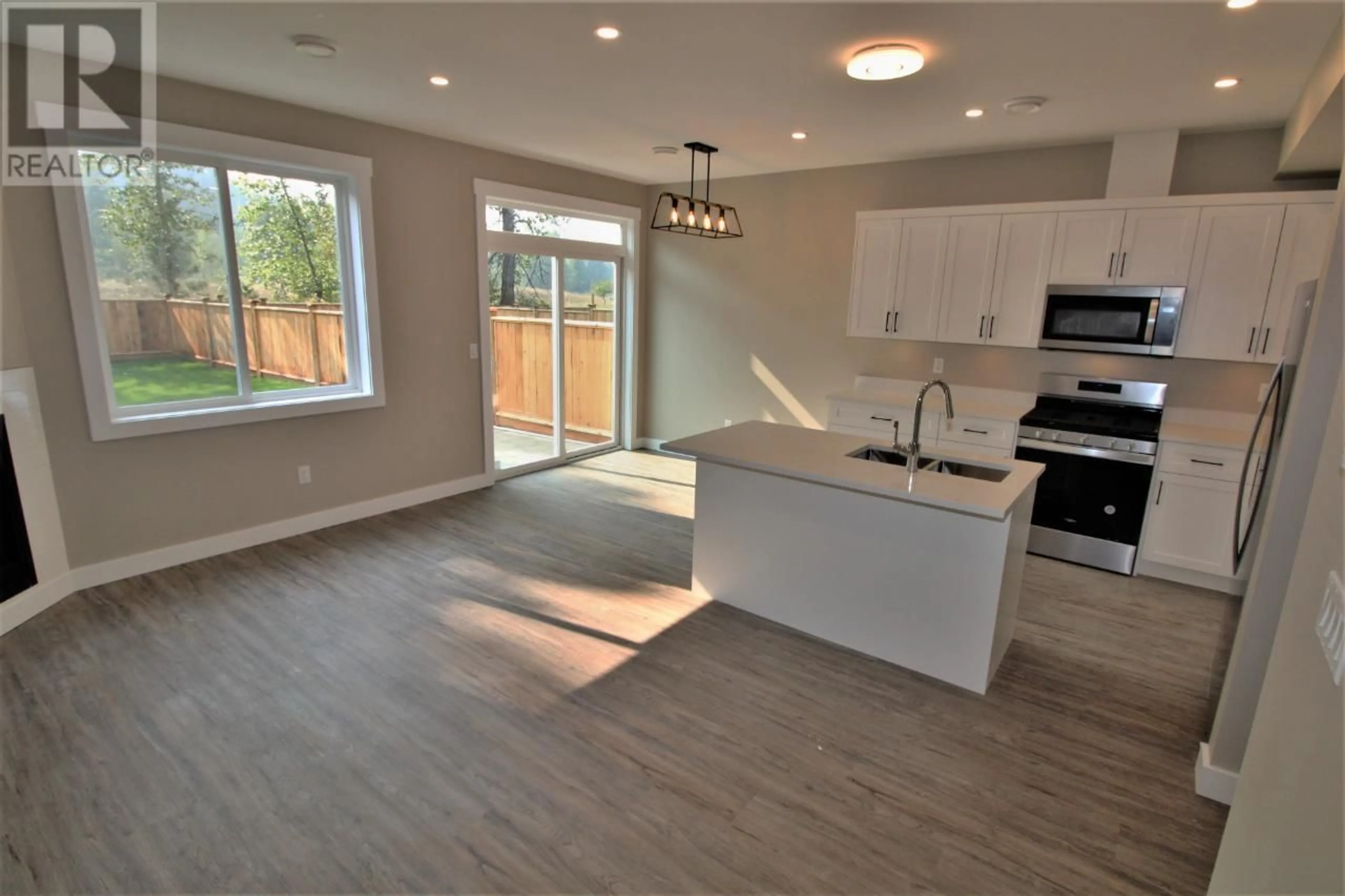 Open concept kitchen for 512 SIMILKAMEEN Avenue, Princeton British Columbia V0X1W0