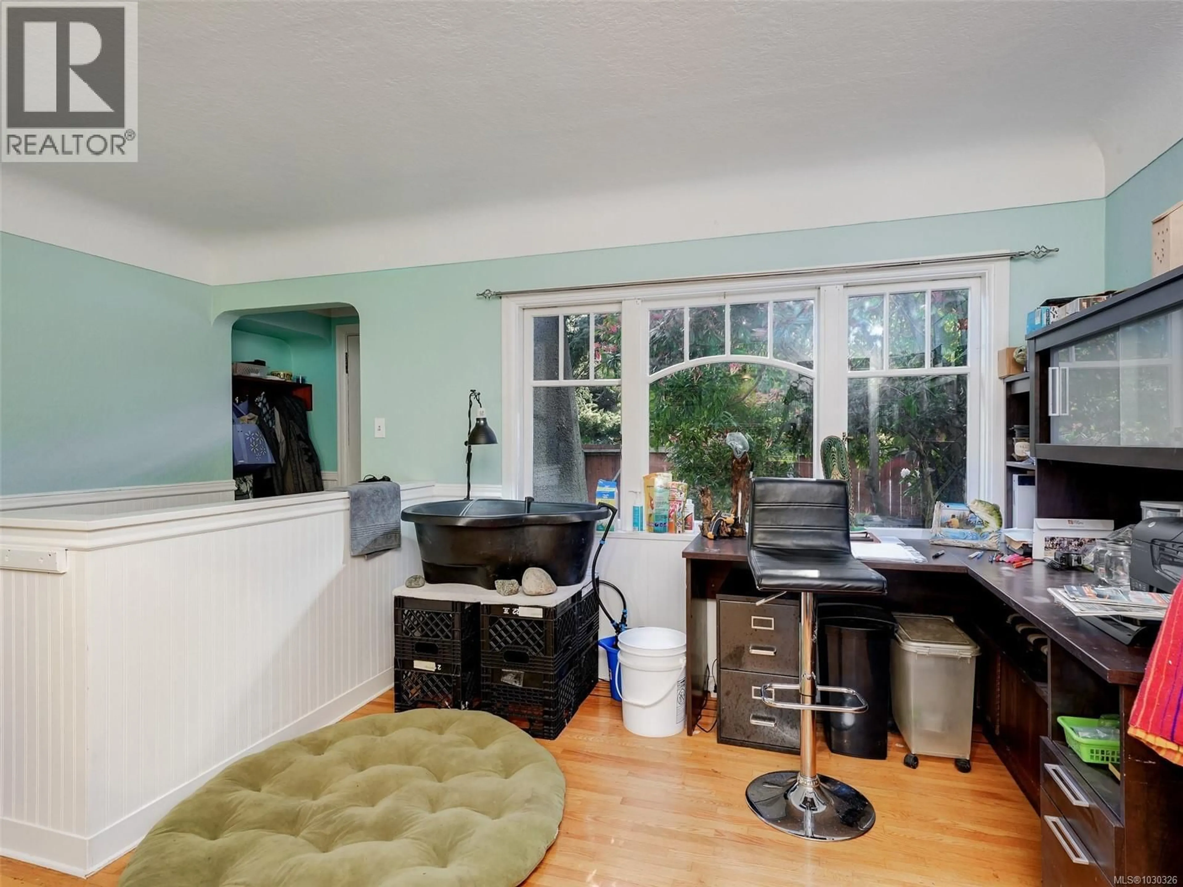 A pic of a room for 4071 CEDAR HILL ROAD, Saanich British Columbia V8N3C2