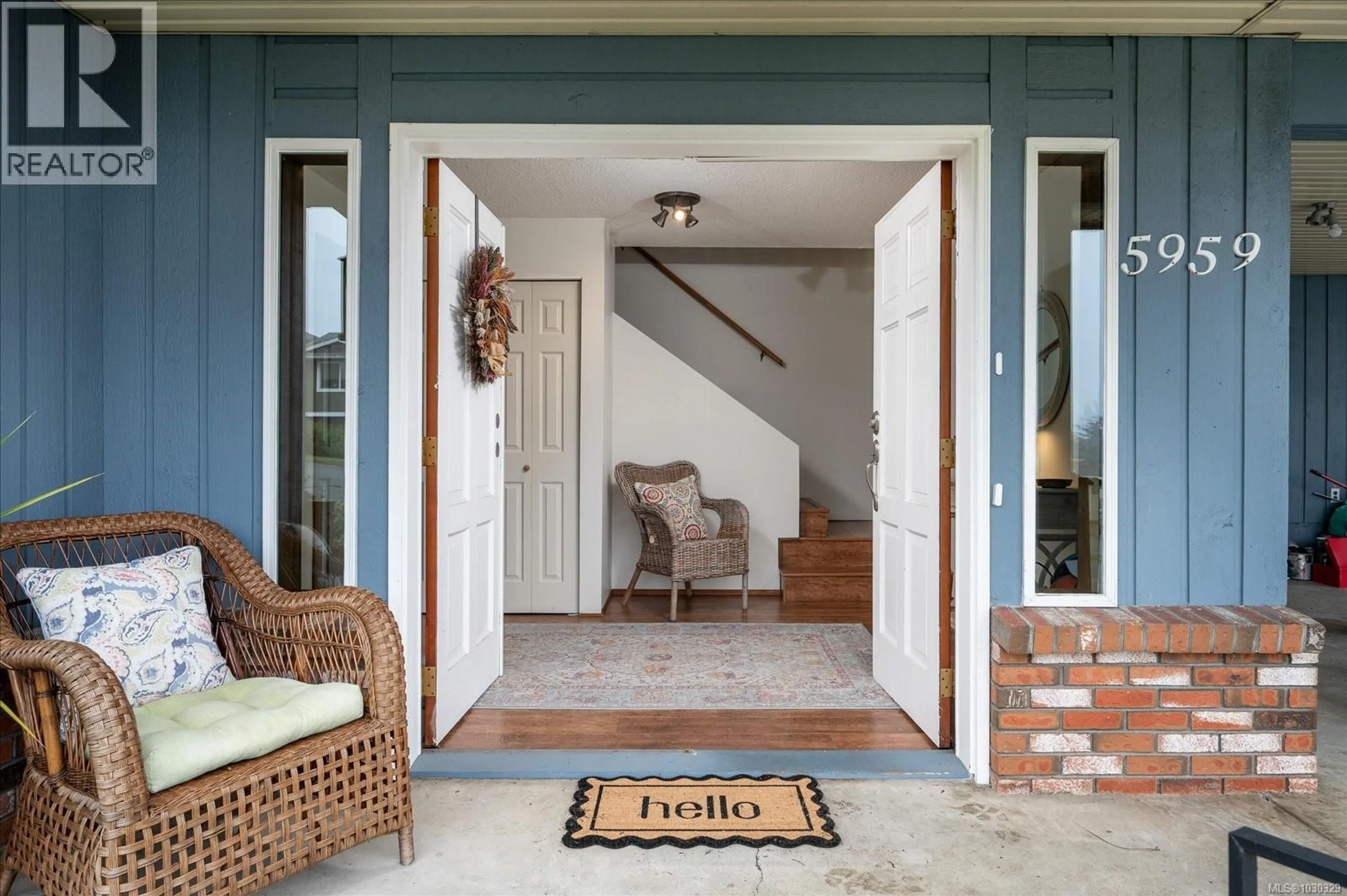 Indoor entryway for 5959 SCHOONER WAY, Nanaimo British Columbia V9V1E8