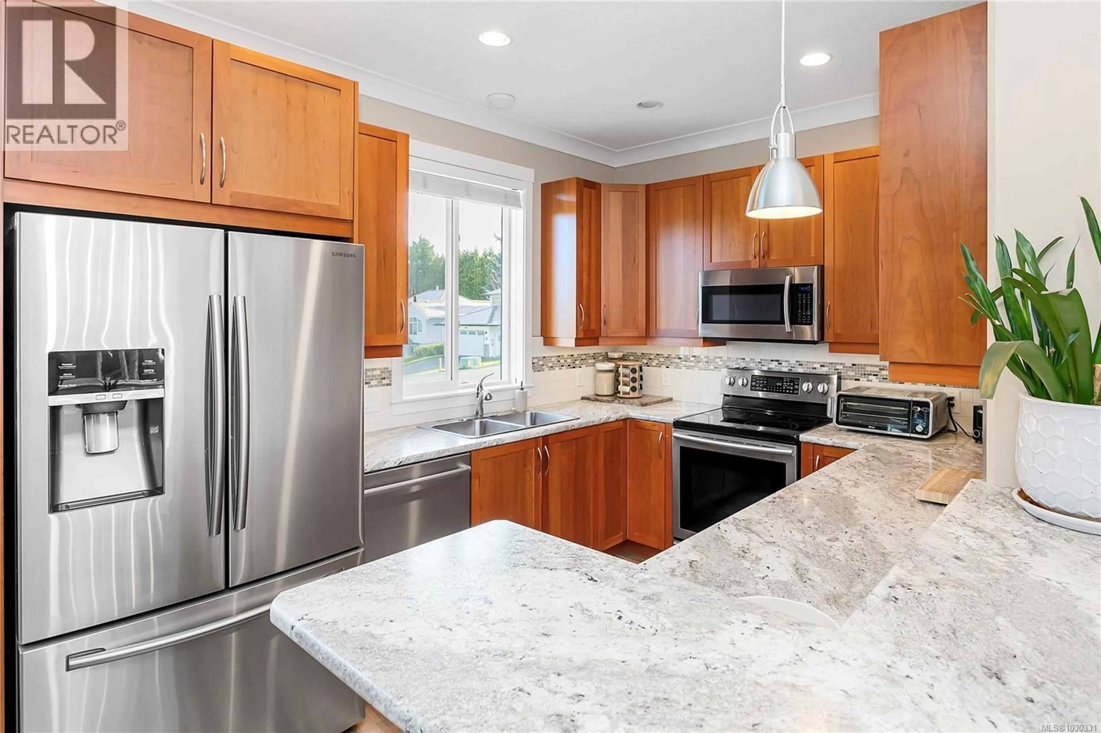 Open concept kitchen, ceramic/tile floor for 2 - 6117 GLACIER WAY, Nanaimo British Columbia V9T0H8