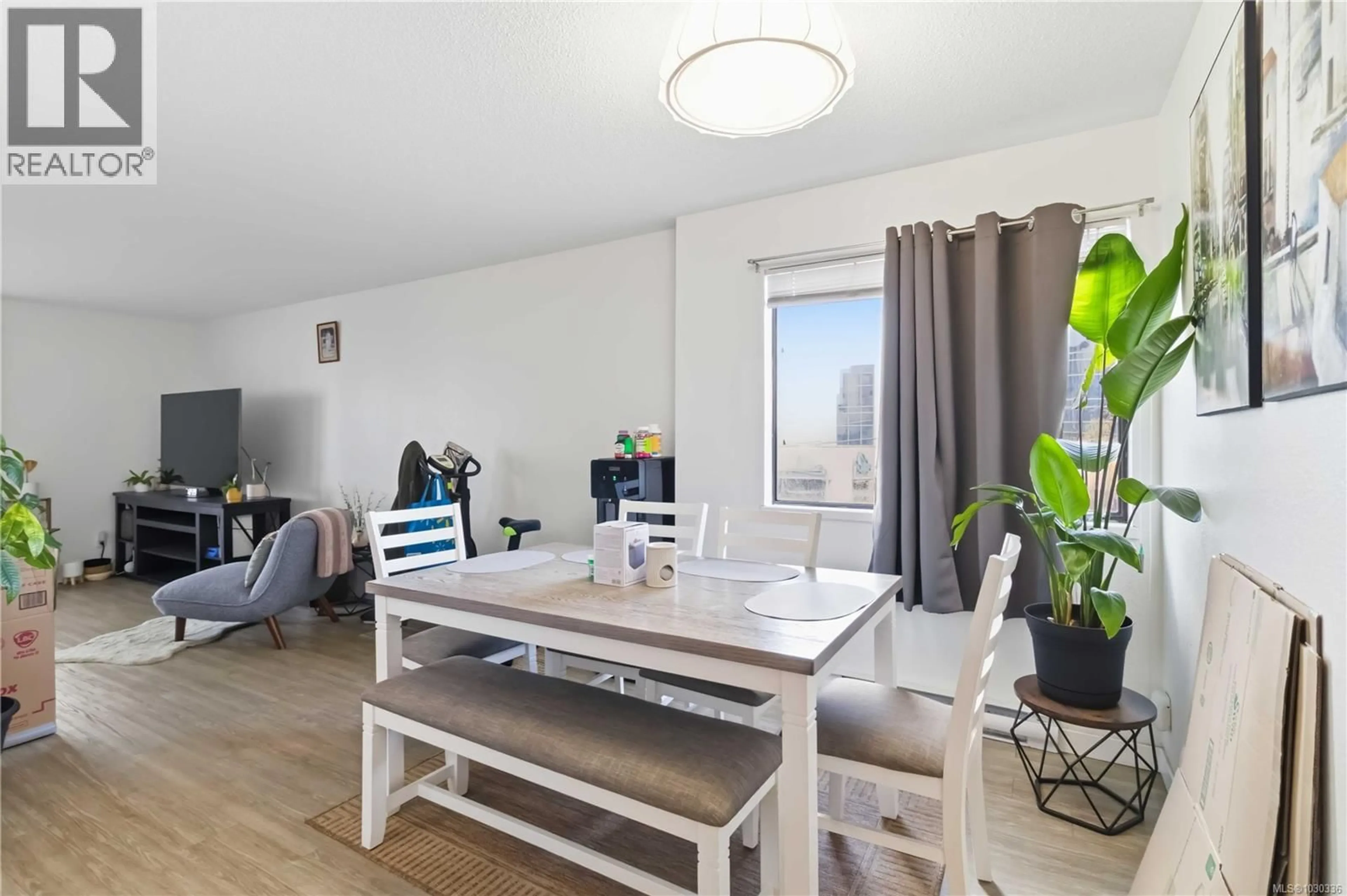 Dining room, wood/laminate floor for 301 - 755 HILLSIDE AVENUE, Victoria British Columbia V8T5B3