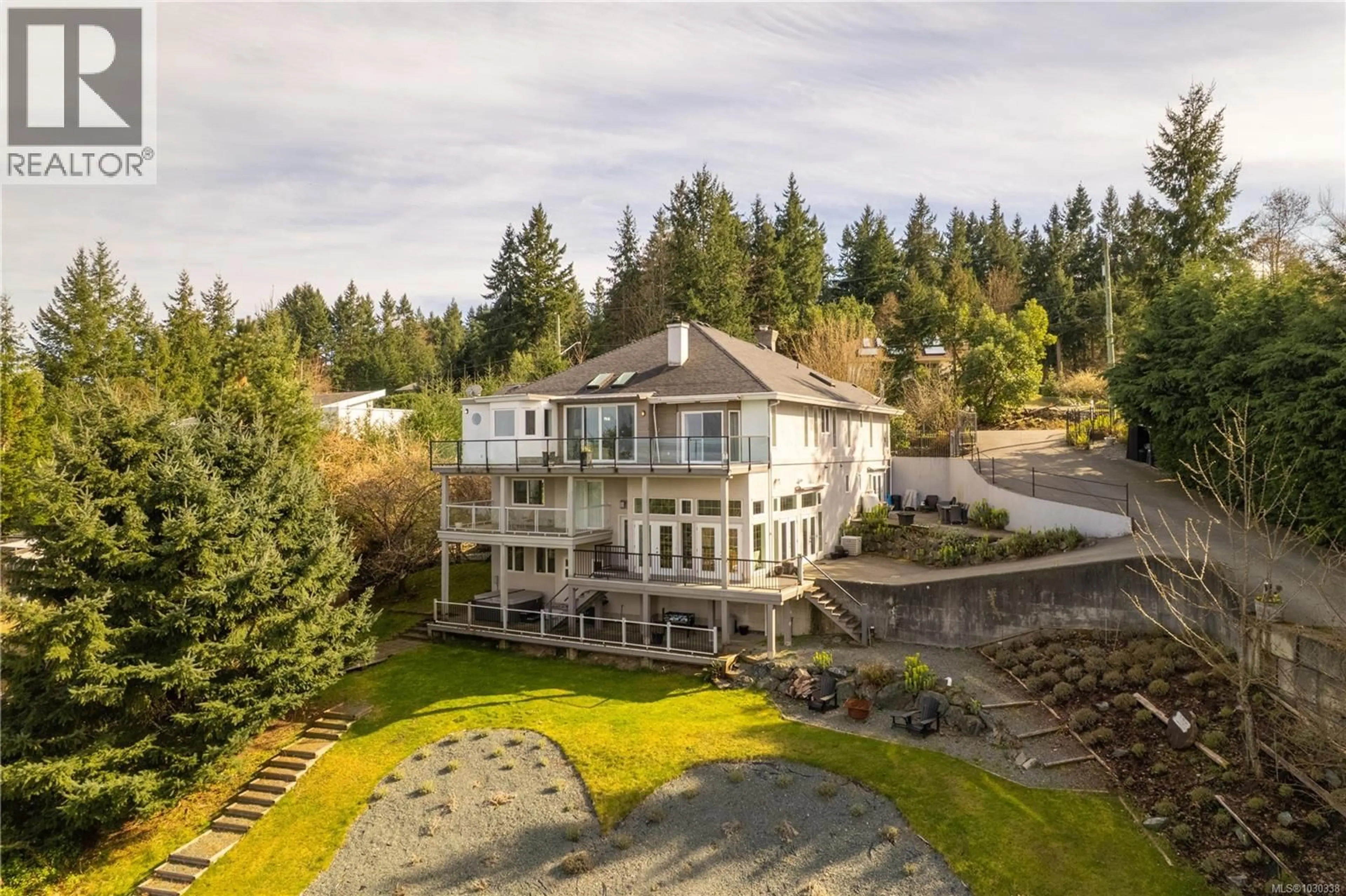 A pic from outside/outdoor area/front of a property/back of a property/a pic from drone, water/lake/river/ocean view for 3758 PANORAMA CRESCENT, Chemainus British Columbia V0R1K0