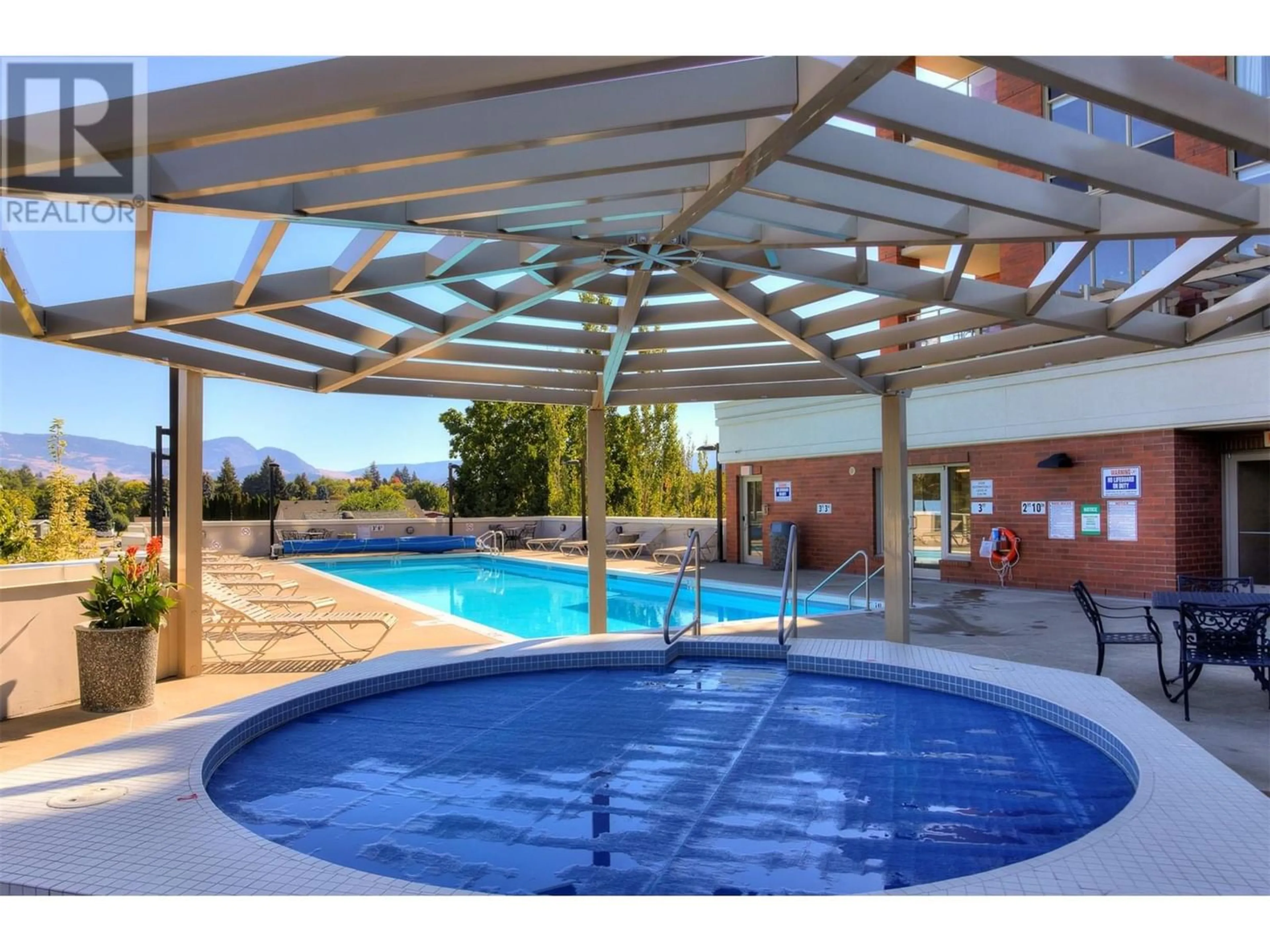 Indoor or outdoor pool for 1160 Bernard Avenue Unit# 304, Kelowna British Columbia V1Y6R2