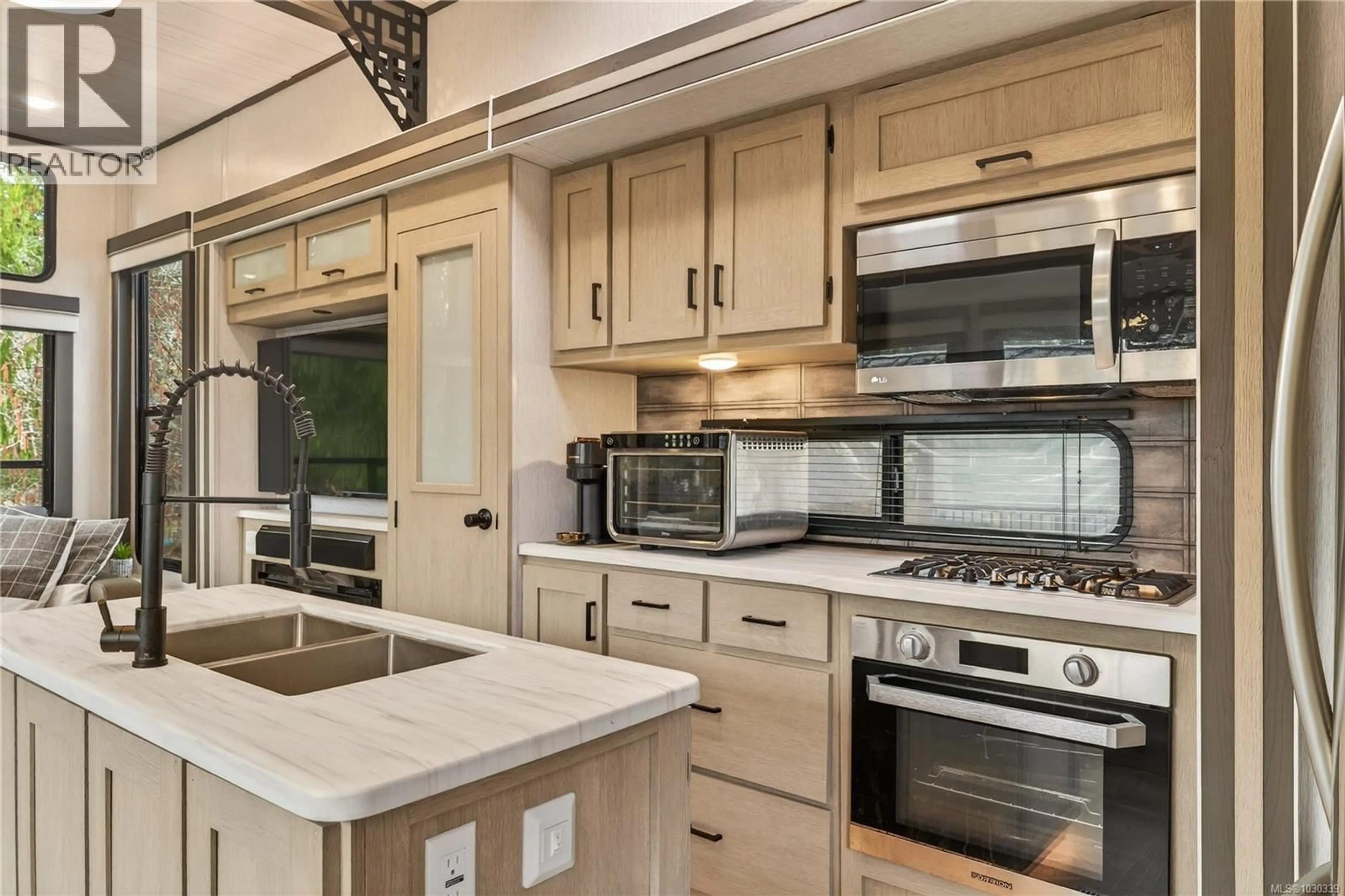 Open concept kitchen, ceramic/tile floor for 23 - 10750 CENTRAL LAKE ROAD, Port Alberni British Columbia V9Y8Z2