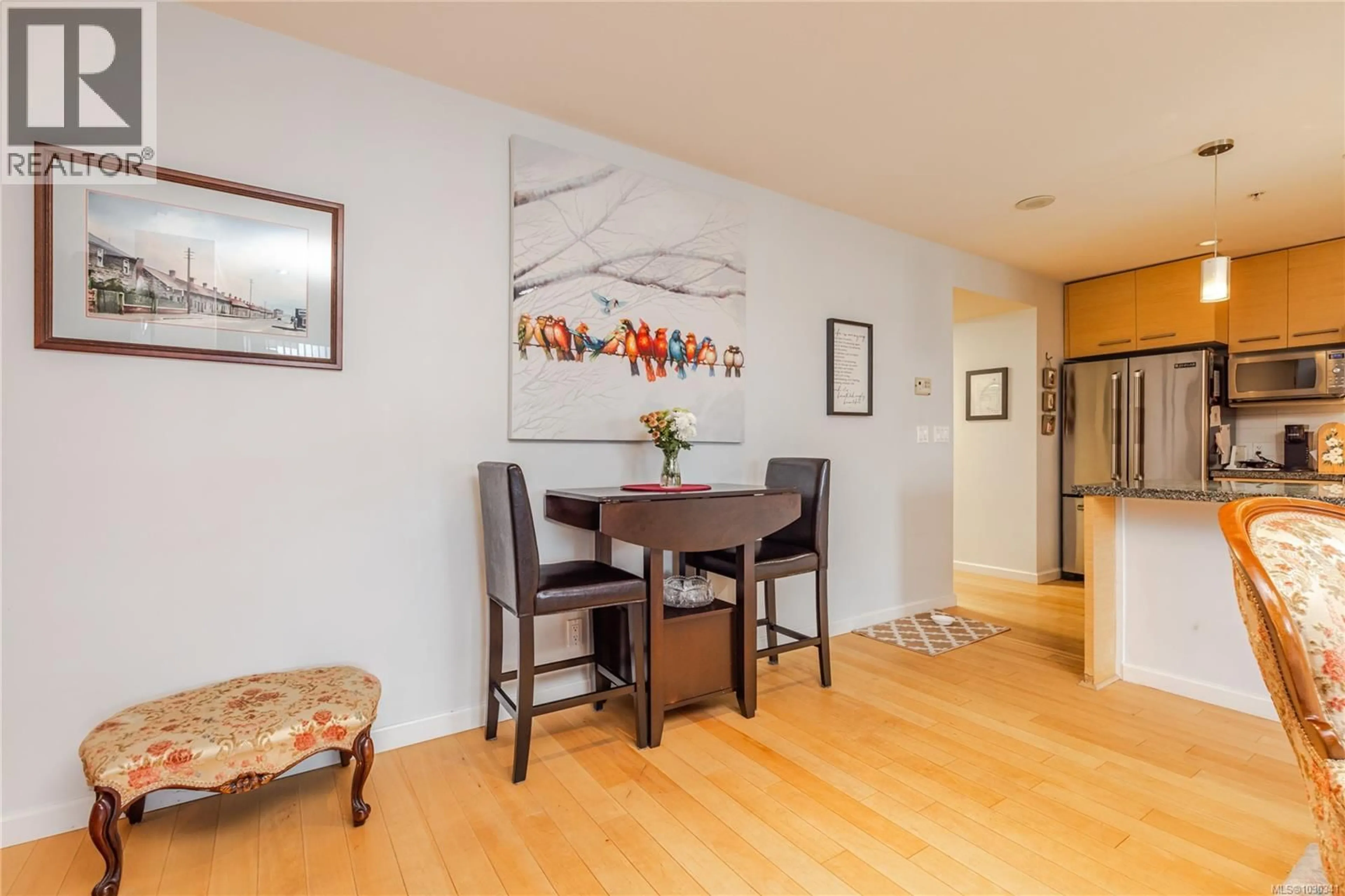 Dining room, wood/laminate floor for 212 - 38 FRONT STREET, Nanaimo British Columbia V9R0B8