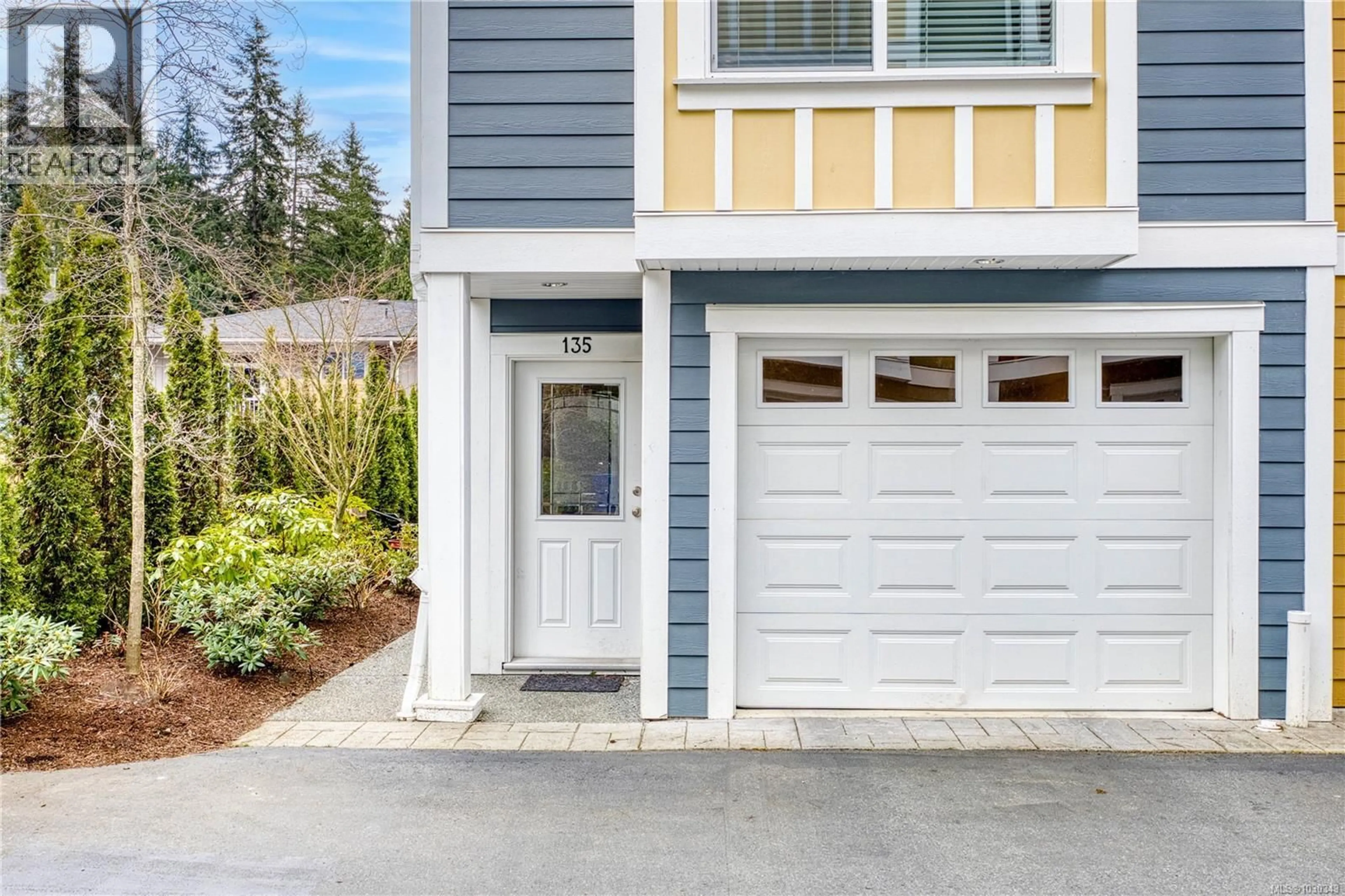 Home with vinyl exterior material, street for 135 - 6057 DOUMONT ROAD, Nanaimo British Columbia V9T0G3