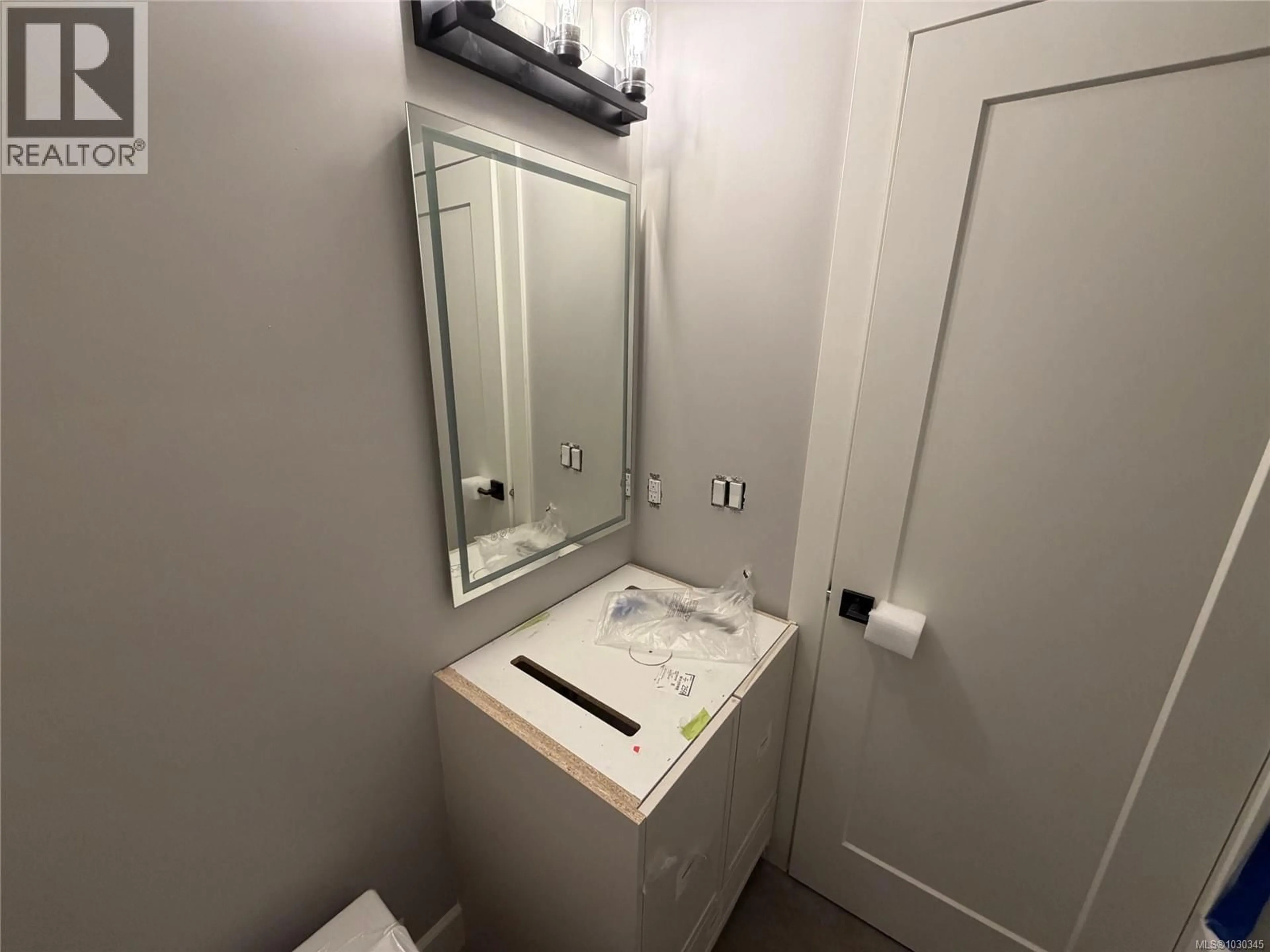 A pic of a room for 2 - 1048 CLARKE ROAD, Central Saanich British Columbia V8M1C7