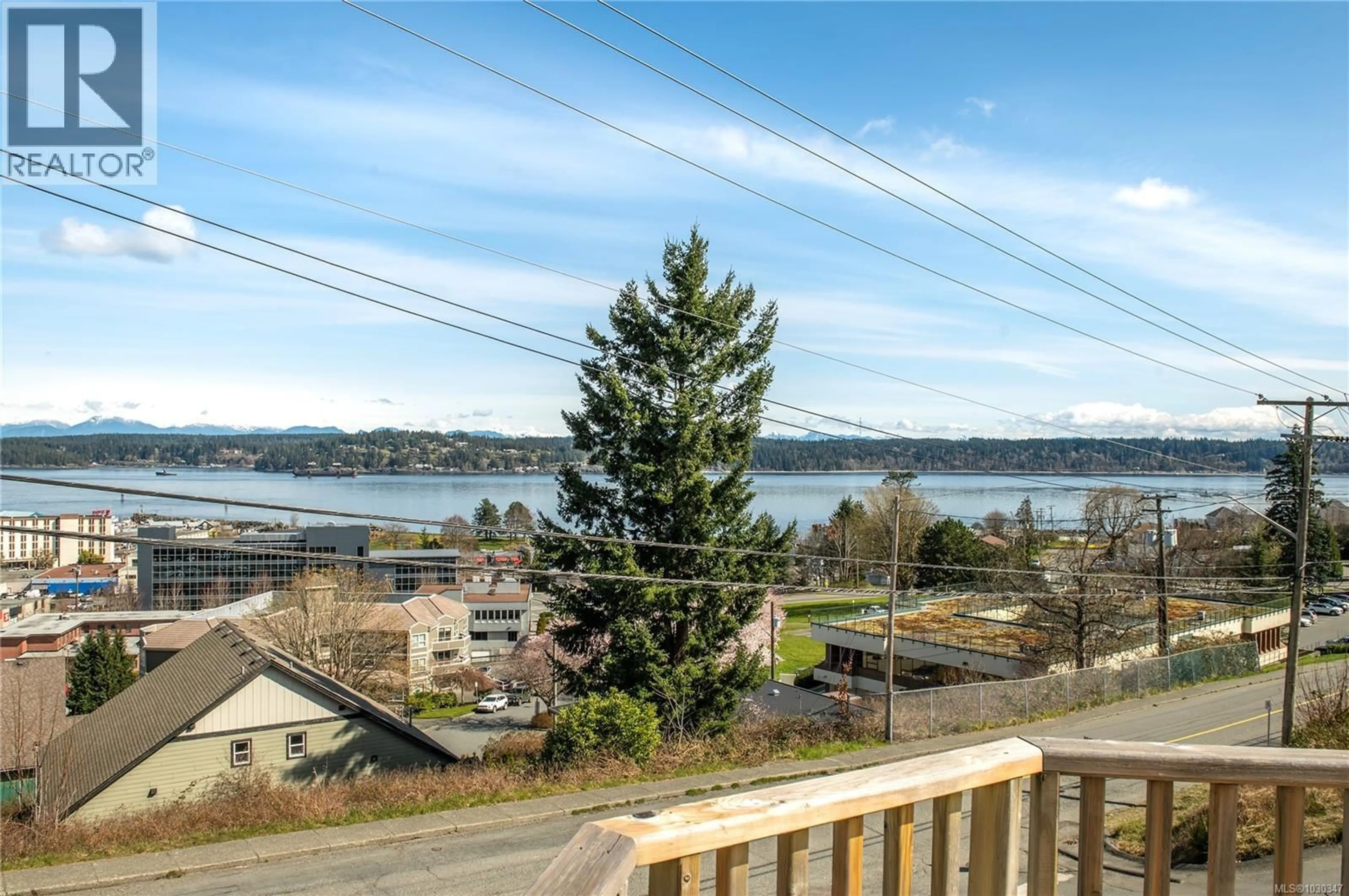 Patio, water/lake/river/ocean view for 872 BIRCH STREET, Campbell River British Columbia V9W2T4