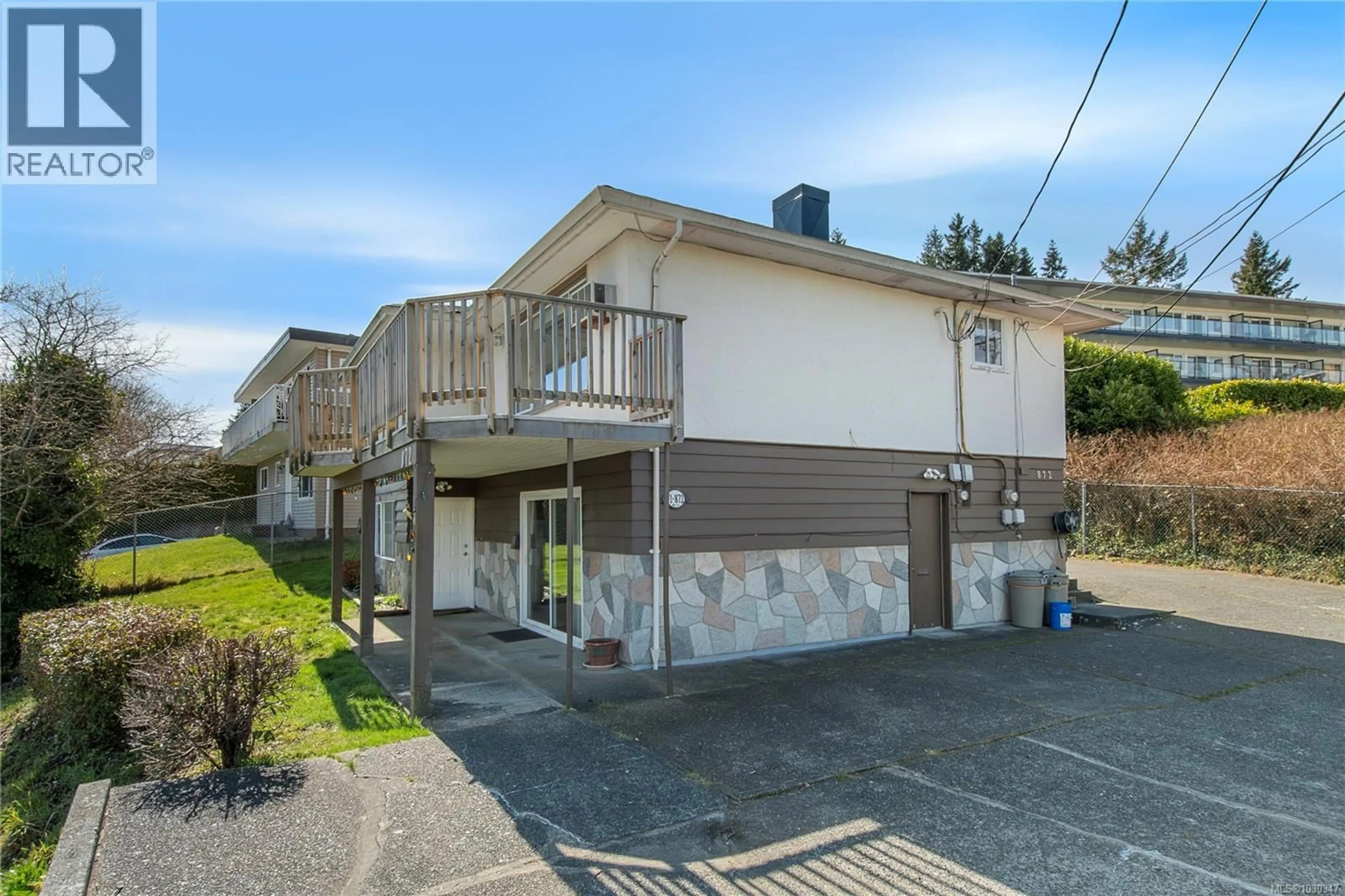 Patio, street for 872 BIRCH STREET, Campbell River British Columbia V9W2T4