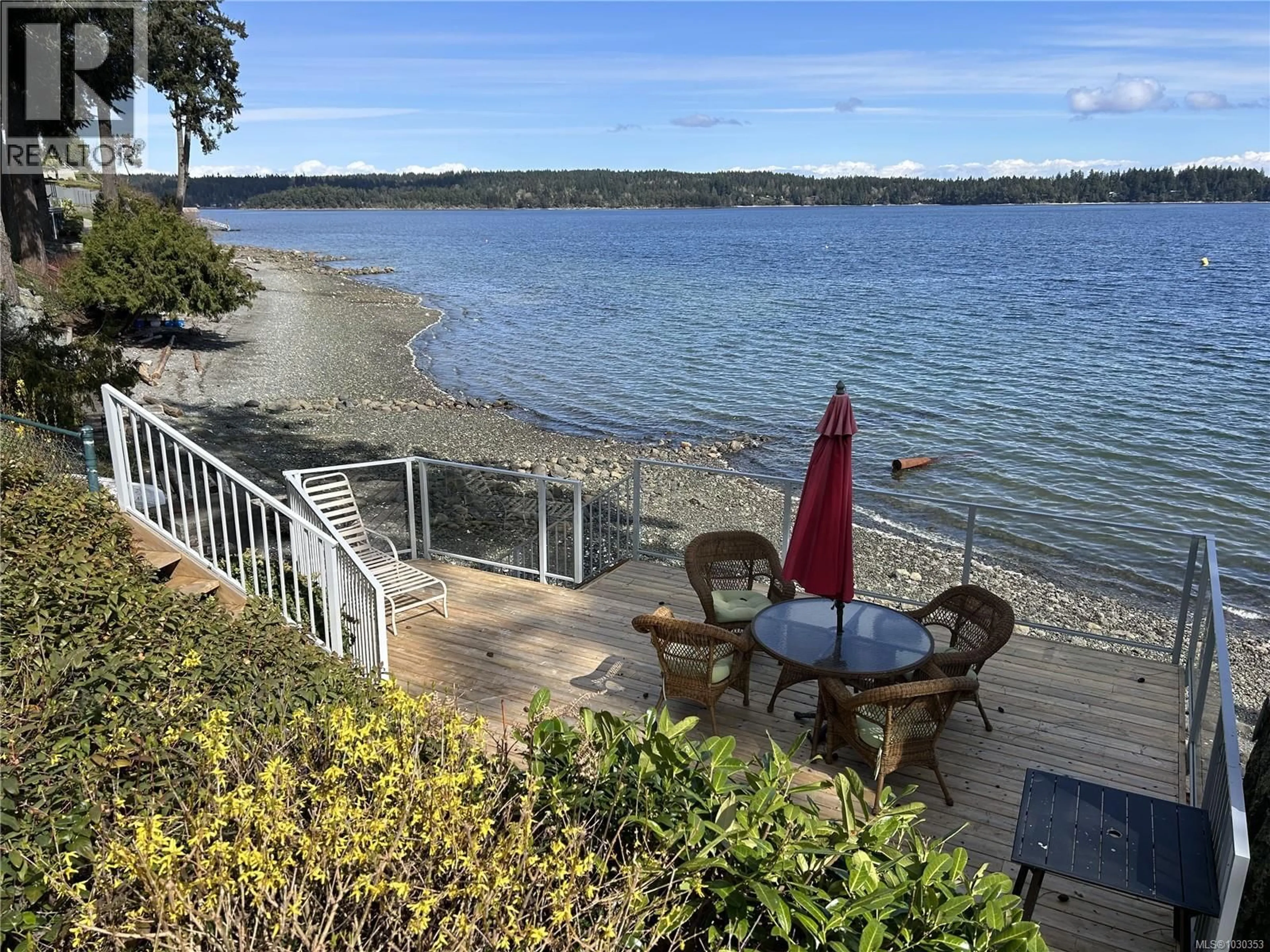 Patio, water/lake/river/ocean view for 319 CHEMAINUS ROAD, Ladysmith British Columbia V9G1X9