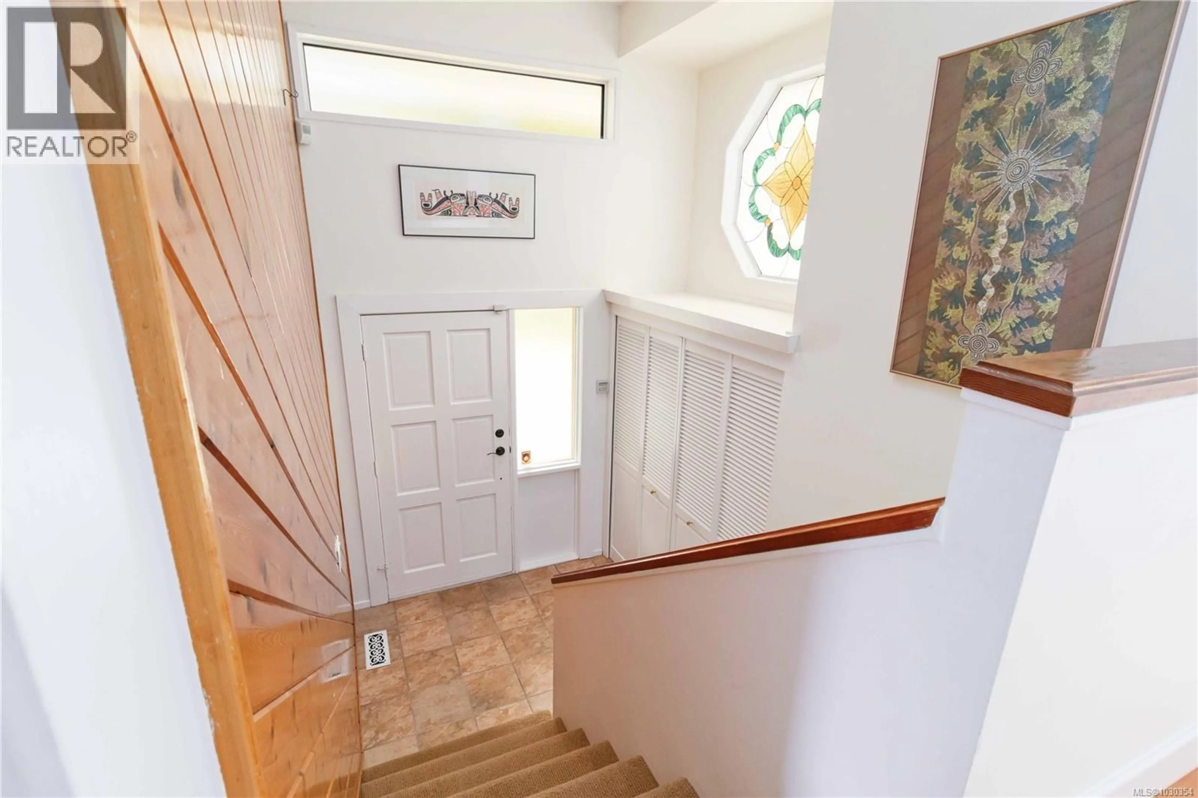 Indoor entryway for 817 AROS ROAD, Cobble Hill British Columbia V8H0A1