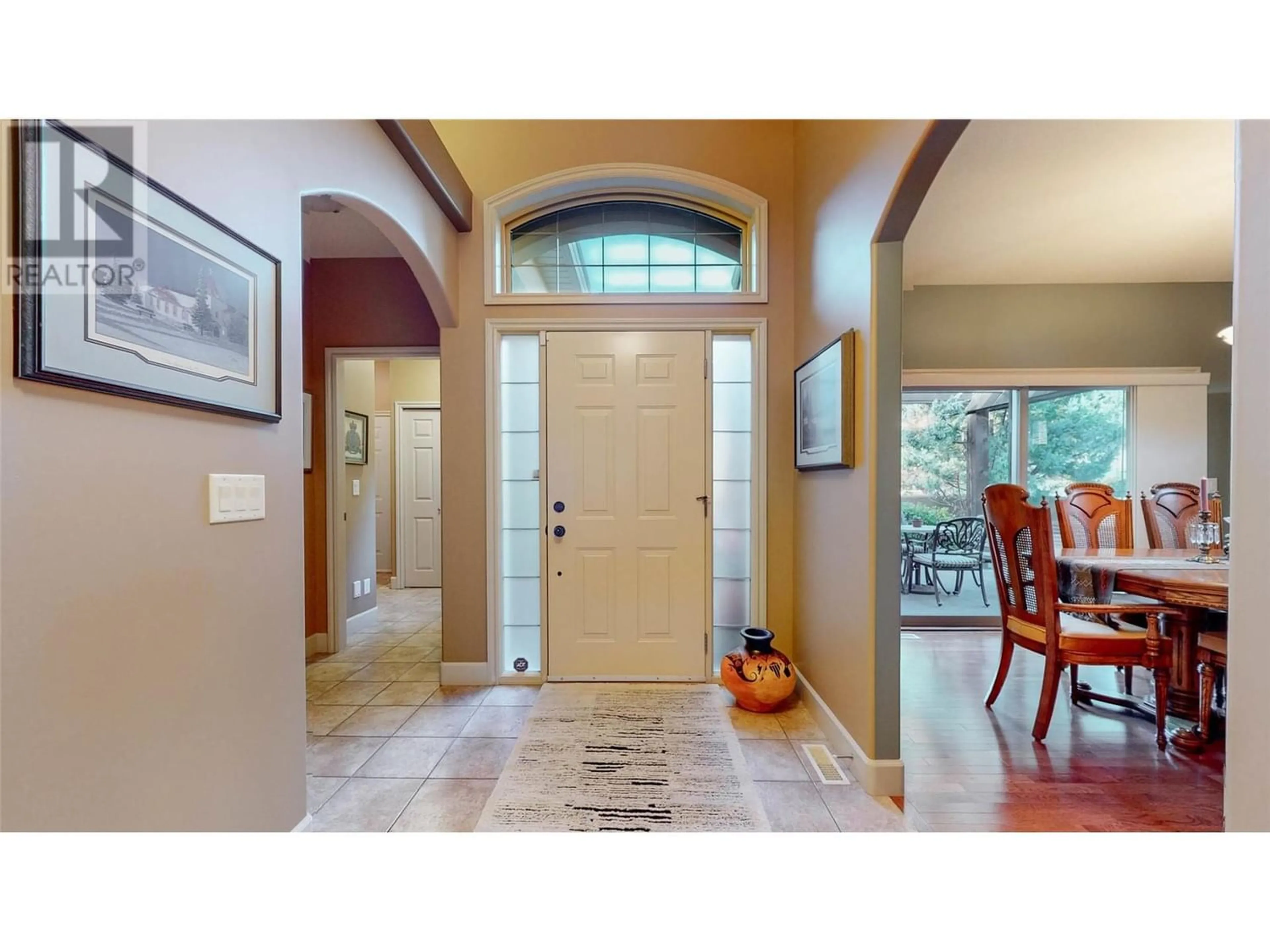 Indoor entryway for 15 Wildflower Court, Osoyoos British Columbia V0H1V1