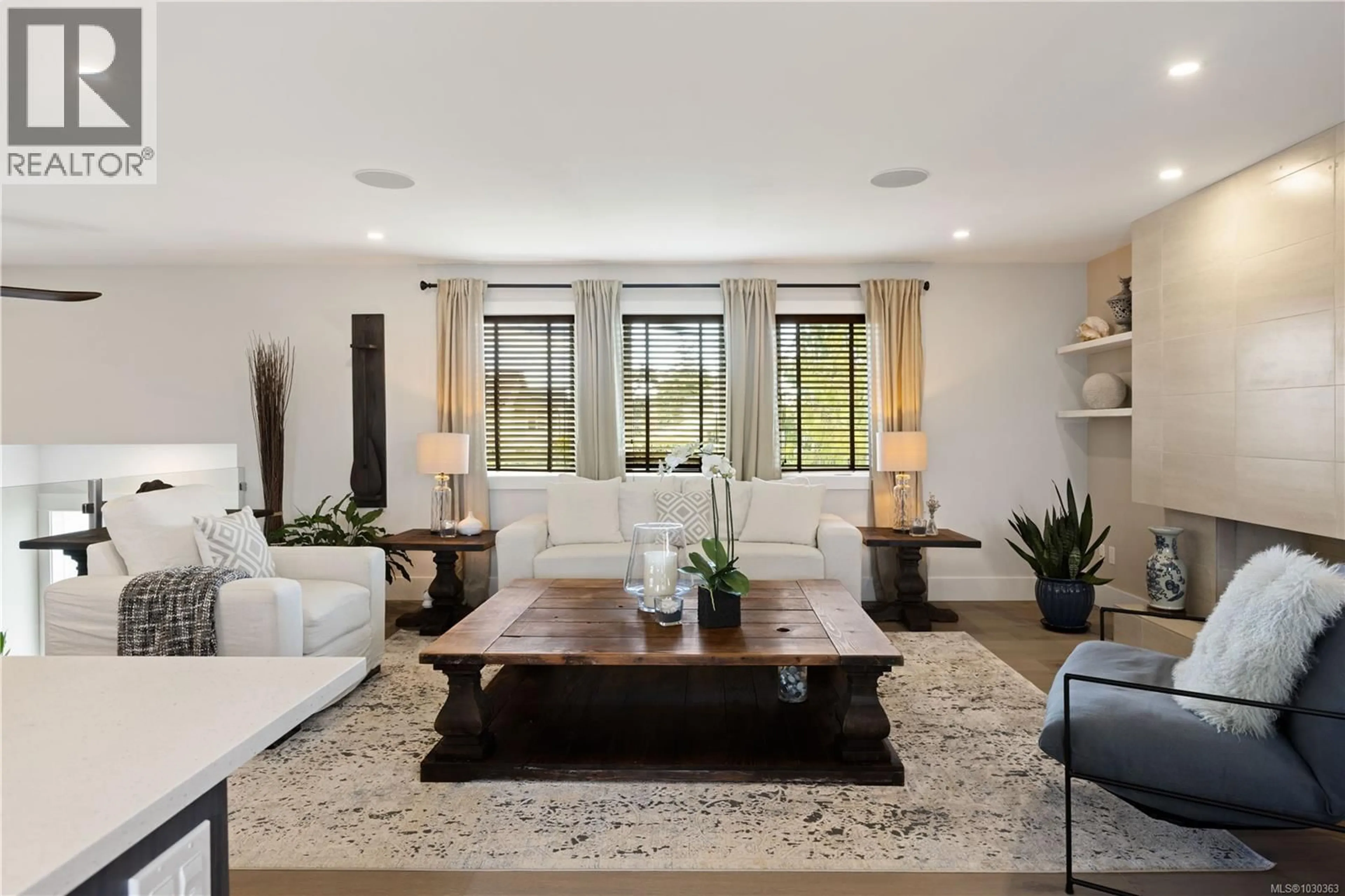 Living room with furniture, unknown for 10444 ALLBAY ROAD, Sidney British Columbia V8L2P1