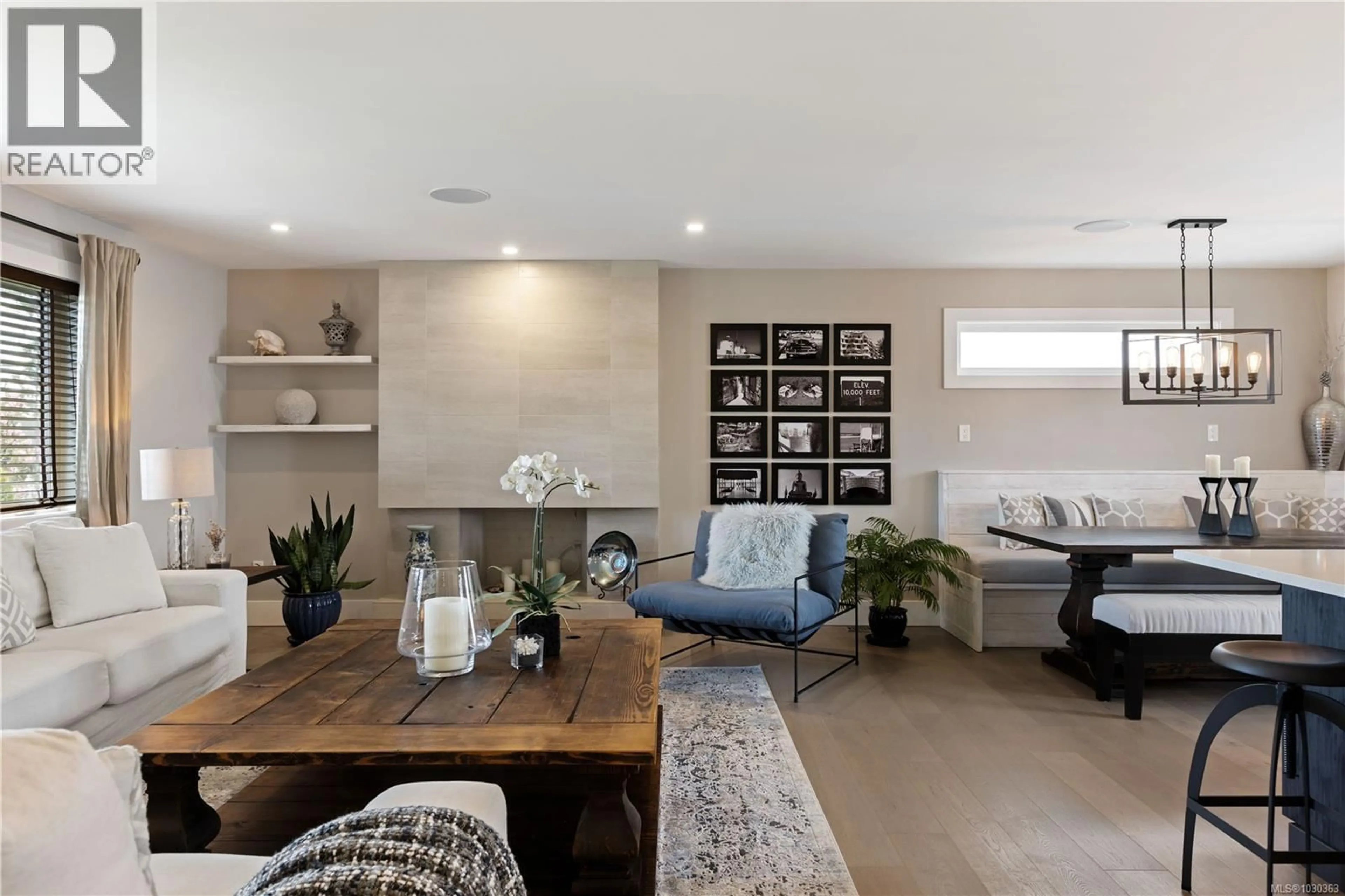 Living room with furniture, unknown for 10444 ALLBAY ROAD, Sidney British Columbia V8L2P1