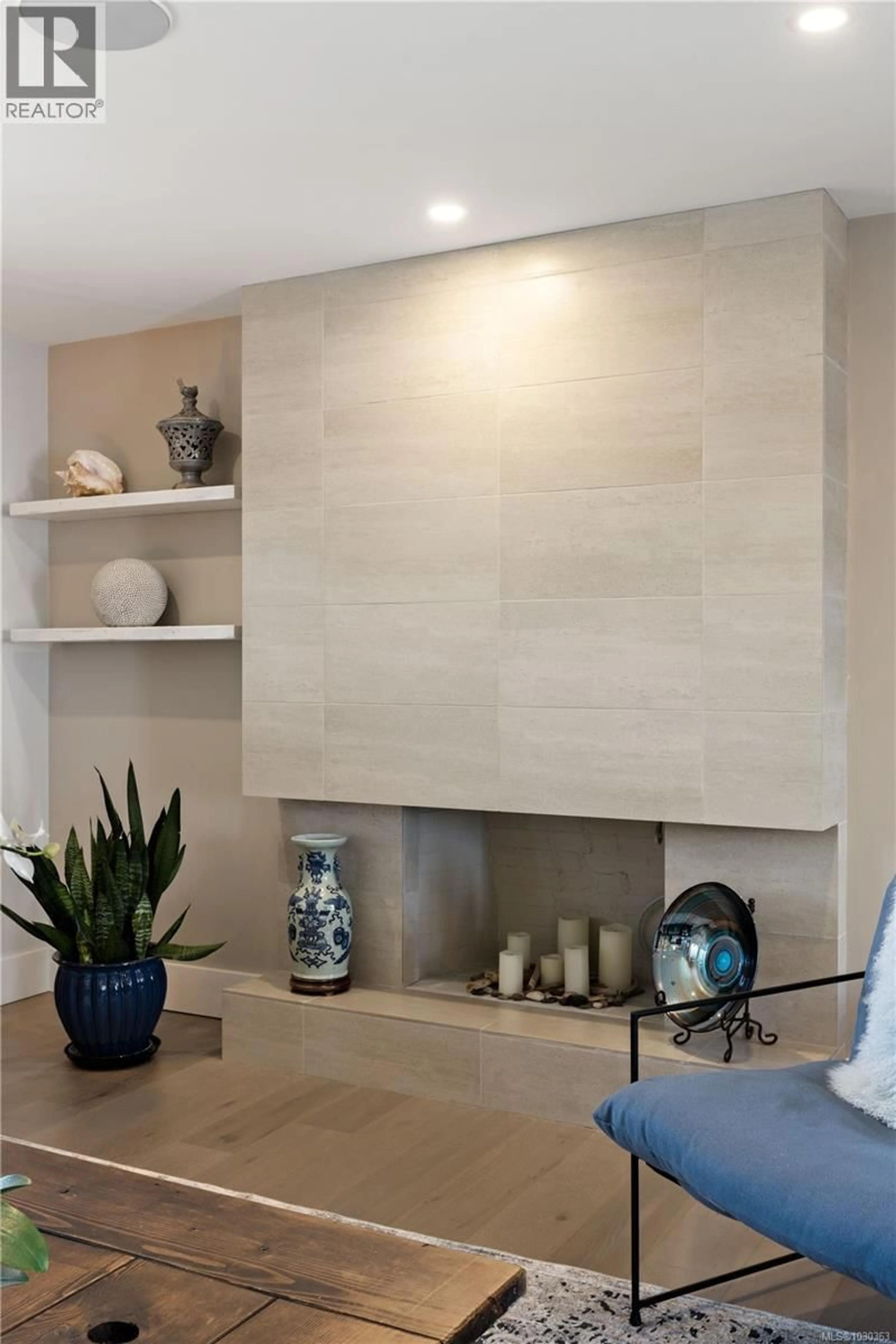 Indoor entryway for 10444 ALLBAY ROAD, Sidney British Columbia V8L2P1