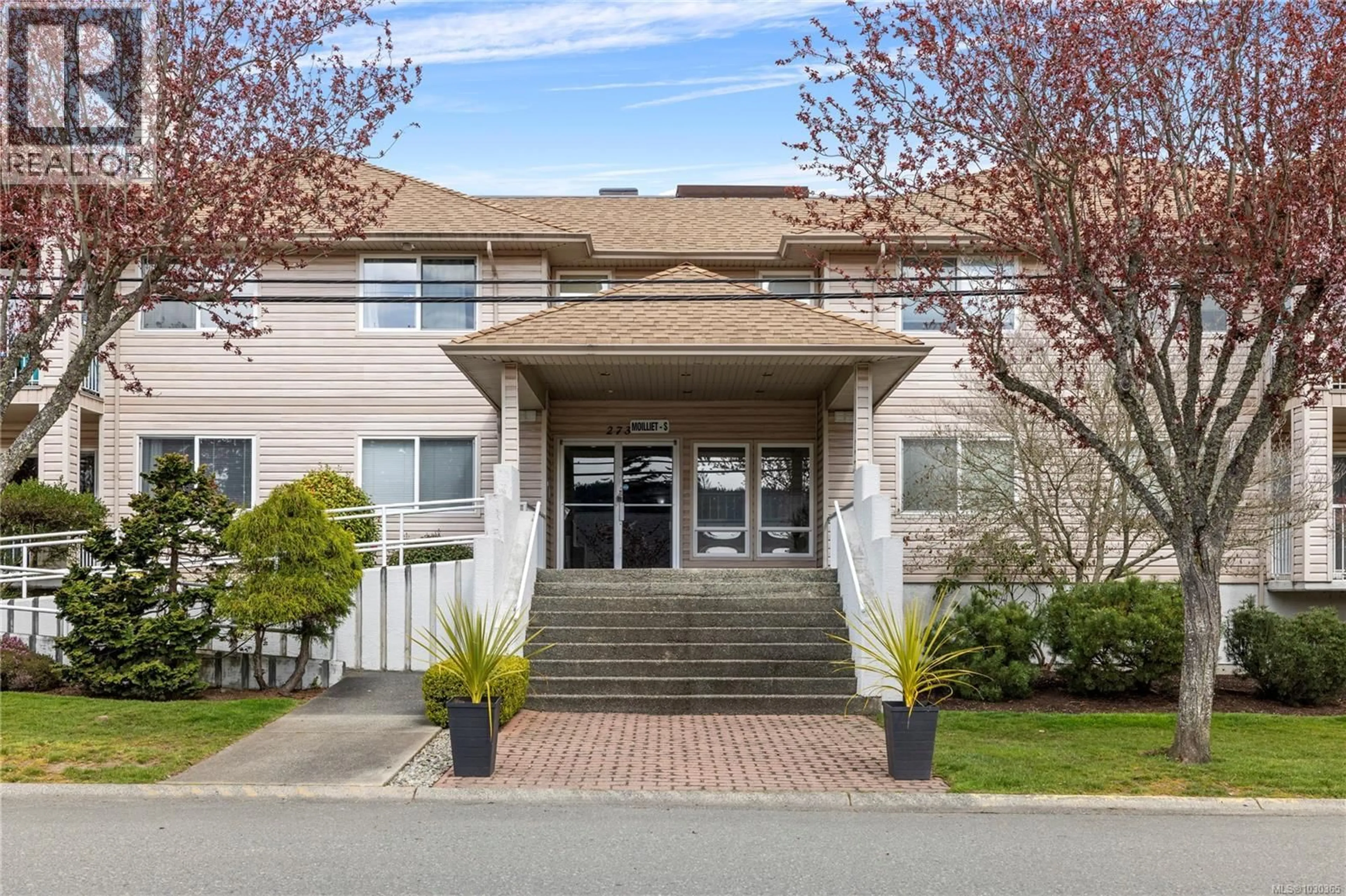 Indoor foyer for 207 - 273 MOILLIET STREET SOUTH, Parksville British Columbia V9P1M9