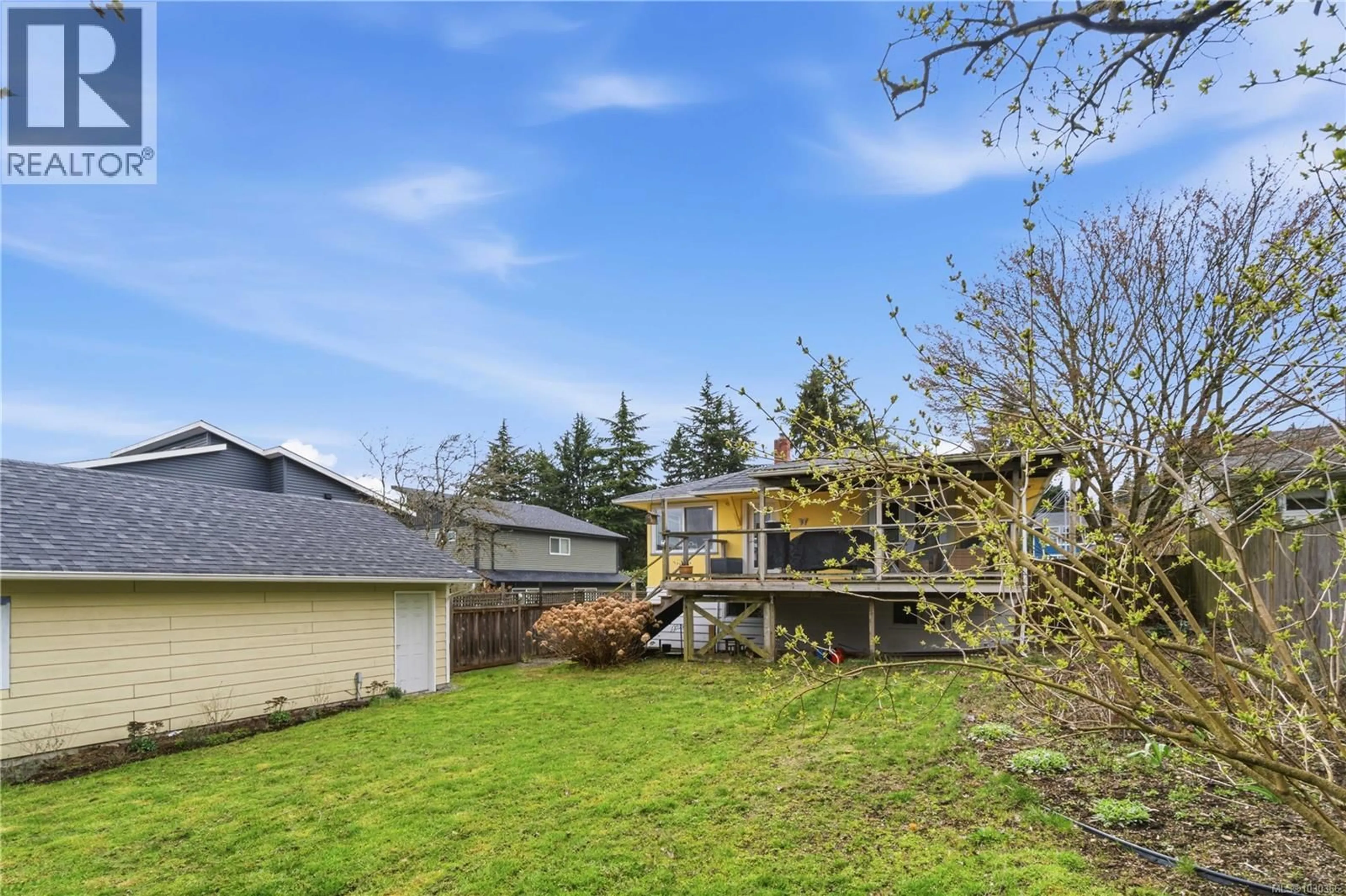 A pic from outside/outdoor area/front of a property/back of a property/a pic from drone, unknown for 840 BRECHIN ROAD, Nanaimo British Columbia V9S2X4