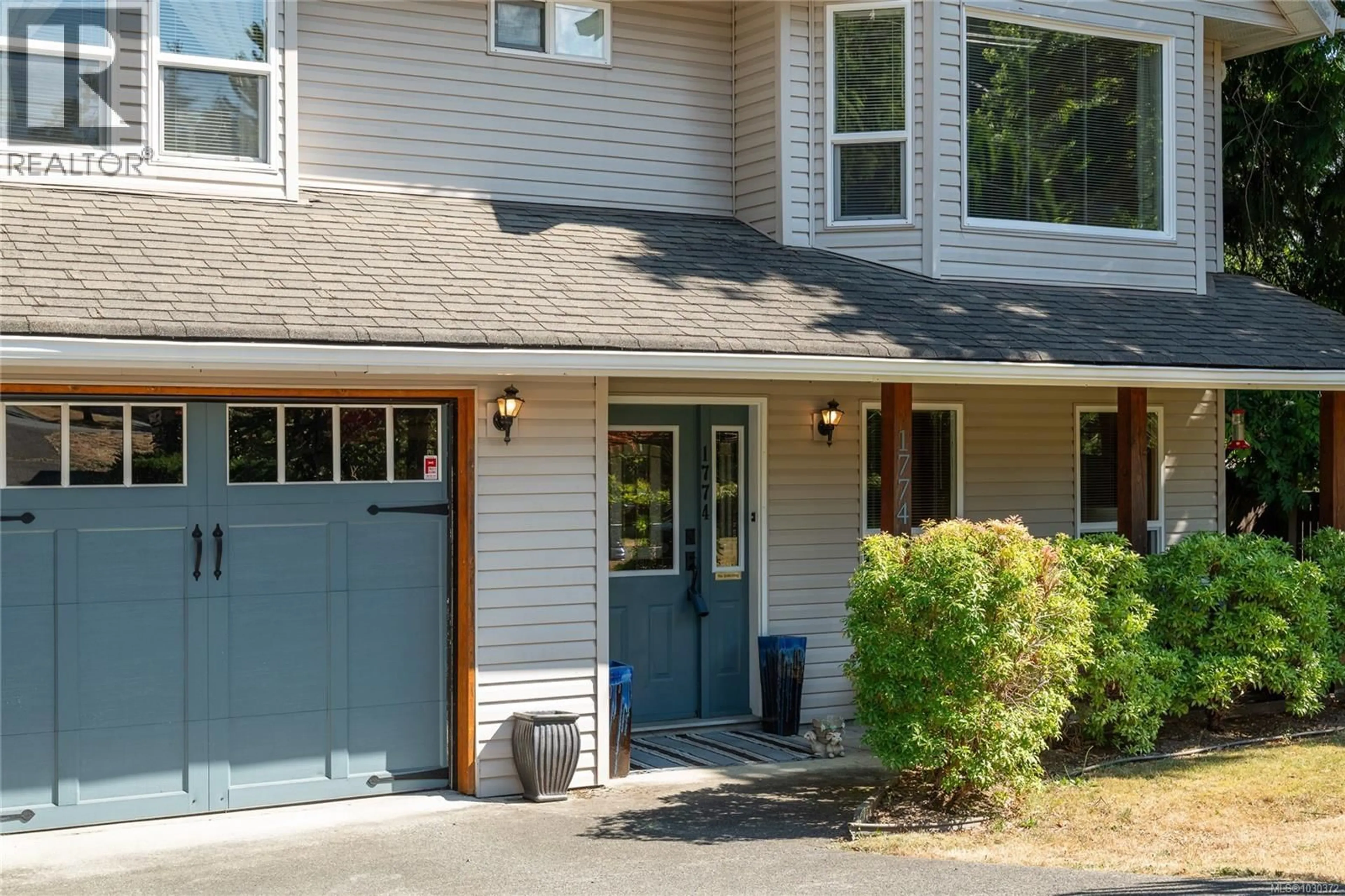 Home with vinyl exterior material, street for 1774 EXTENSION ROAD, Nanaimo British Columbia V9X1C9