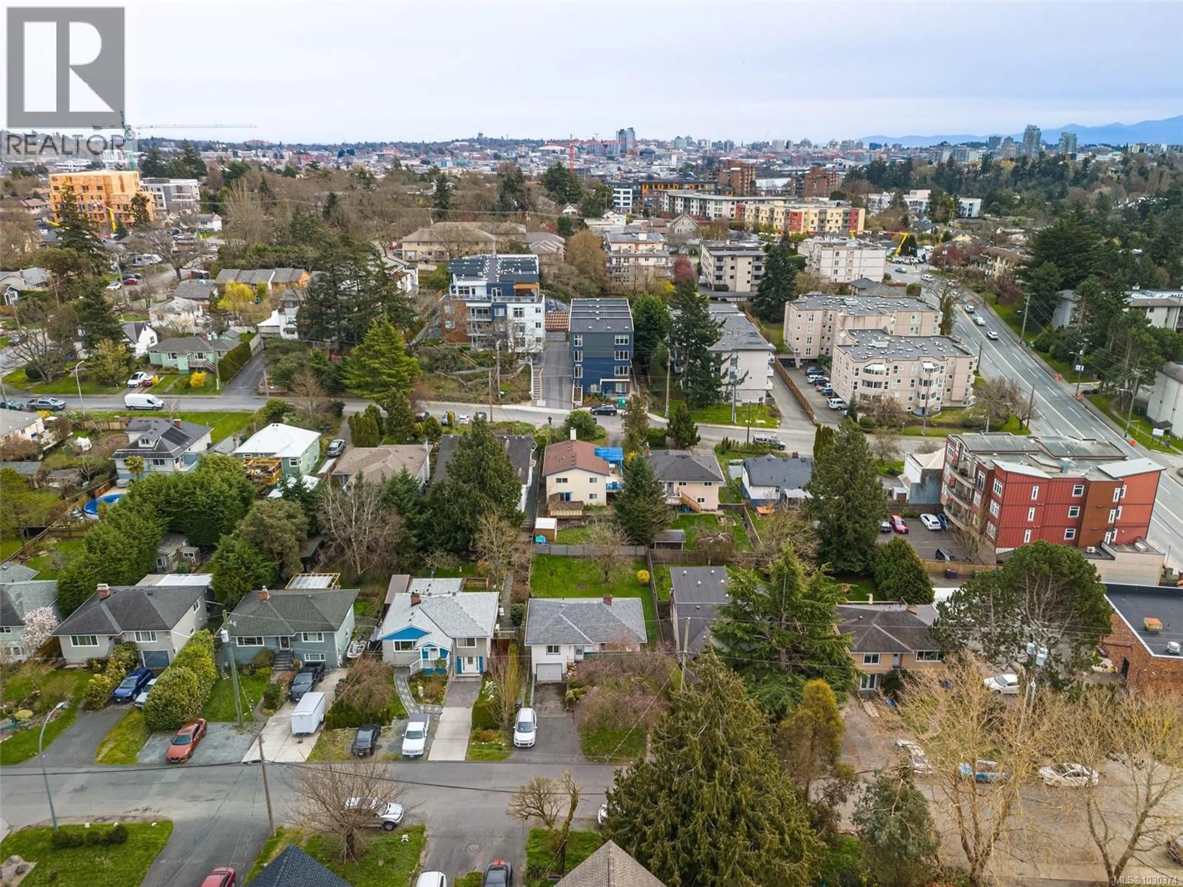 A pic from outside/outdoor area/front of a property/back of a property/a pic from drone, unknown for 2935 WASCANA STREET, Saanich British Columbia V9A1V6