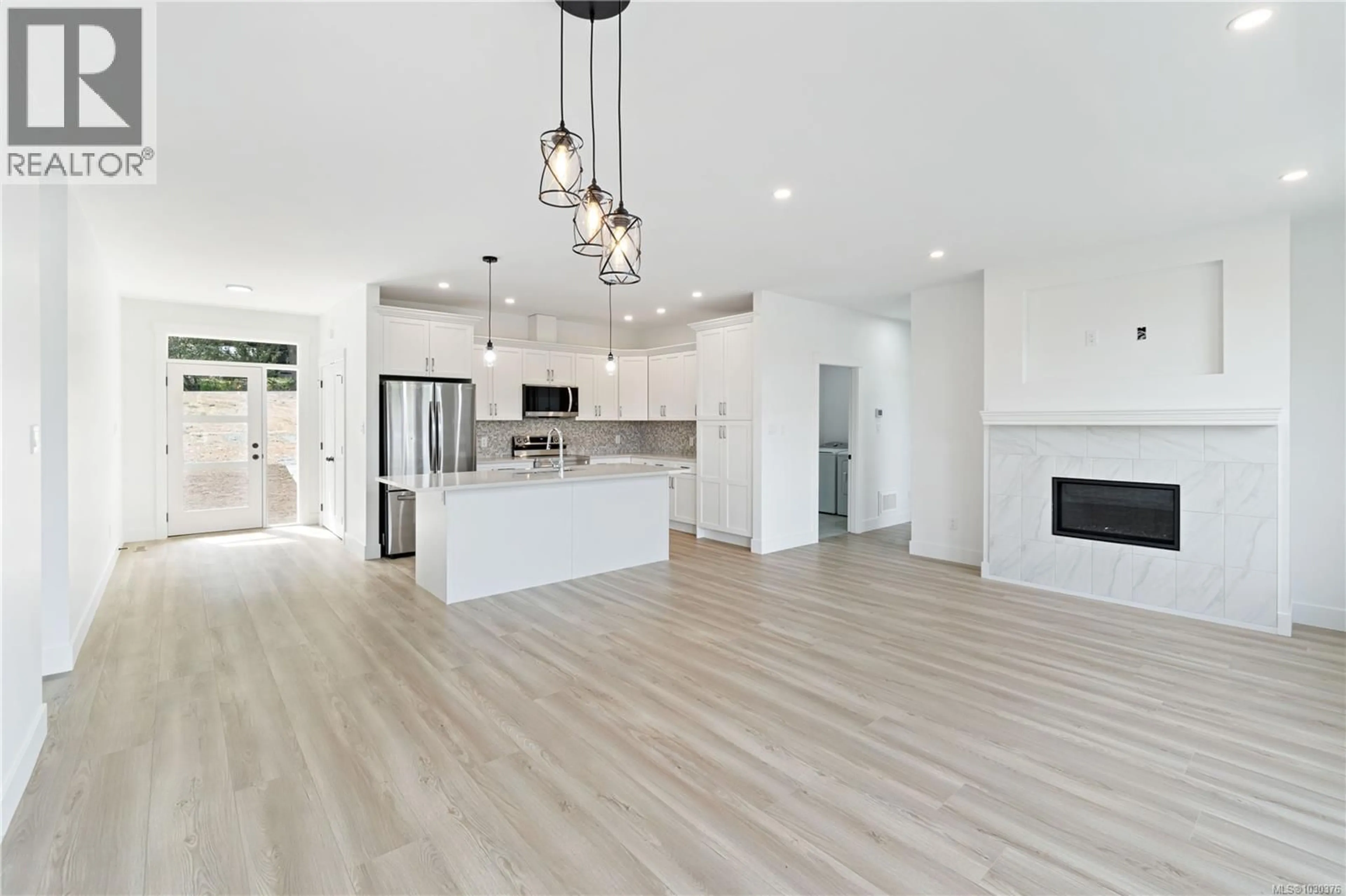 Open concept kitchen, unknown for 3077 HILLVIEW ROAD, Lantzville British Columbia V0R2H0