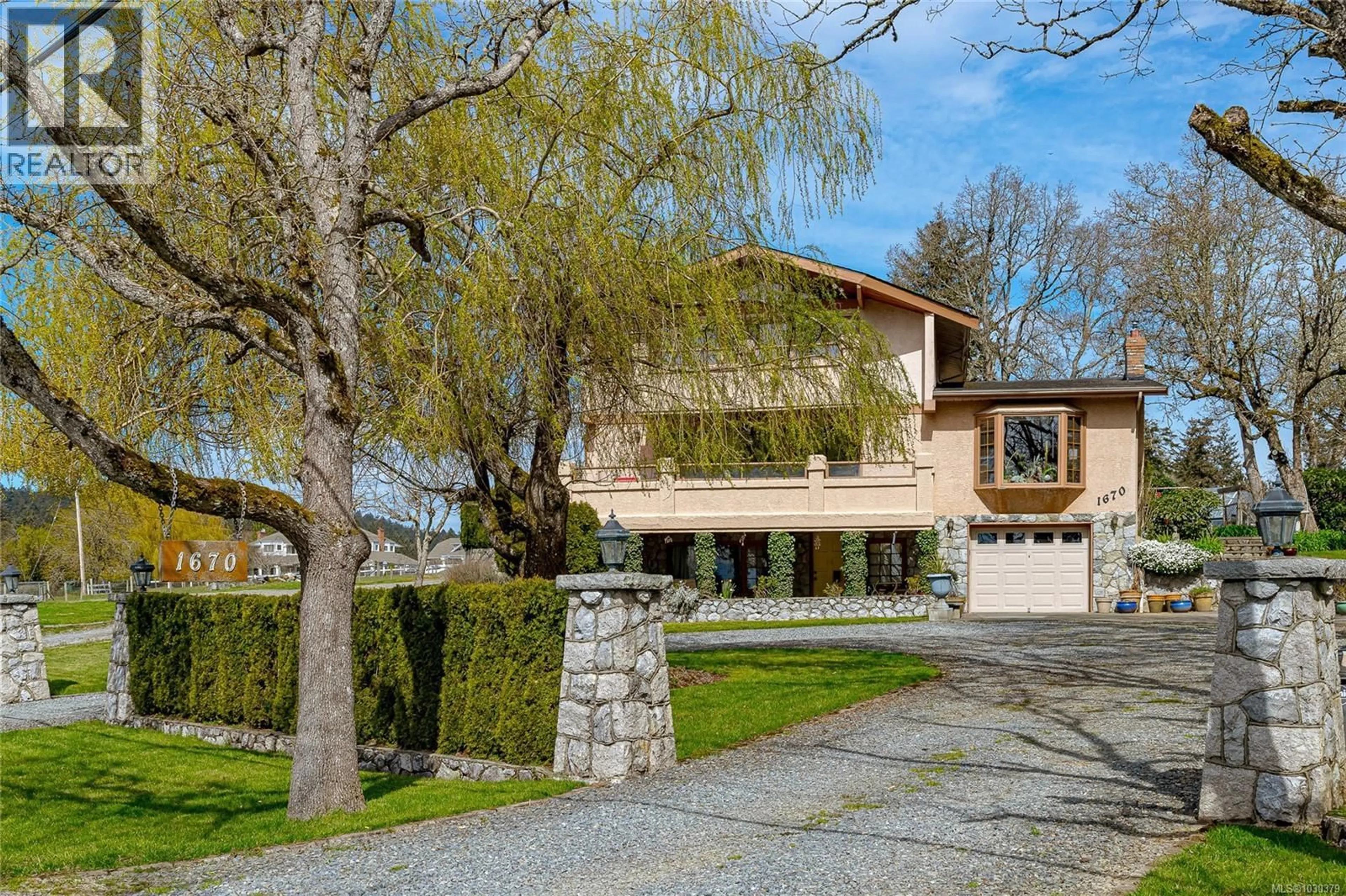 Unknown for 1670 BURNSIDE ROAD WEST, Saanich British Columbia V8X3X3