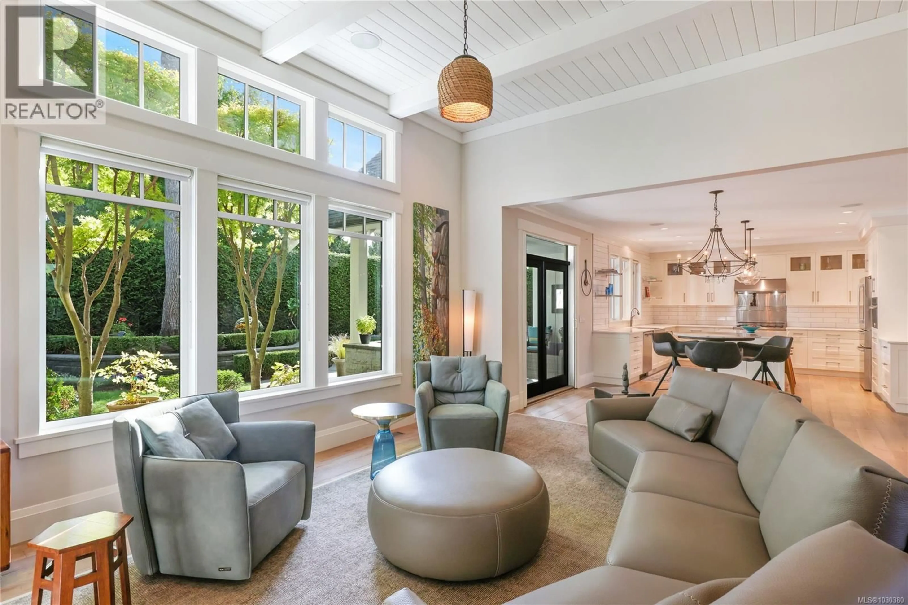 Living room with furniture, unknown for 992 BLUFFS DRIVE, Qualicum Beach British Columbia V9K0A2