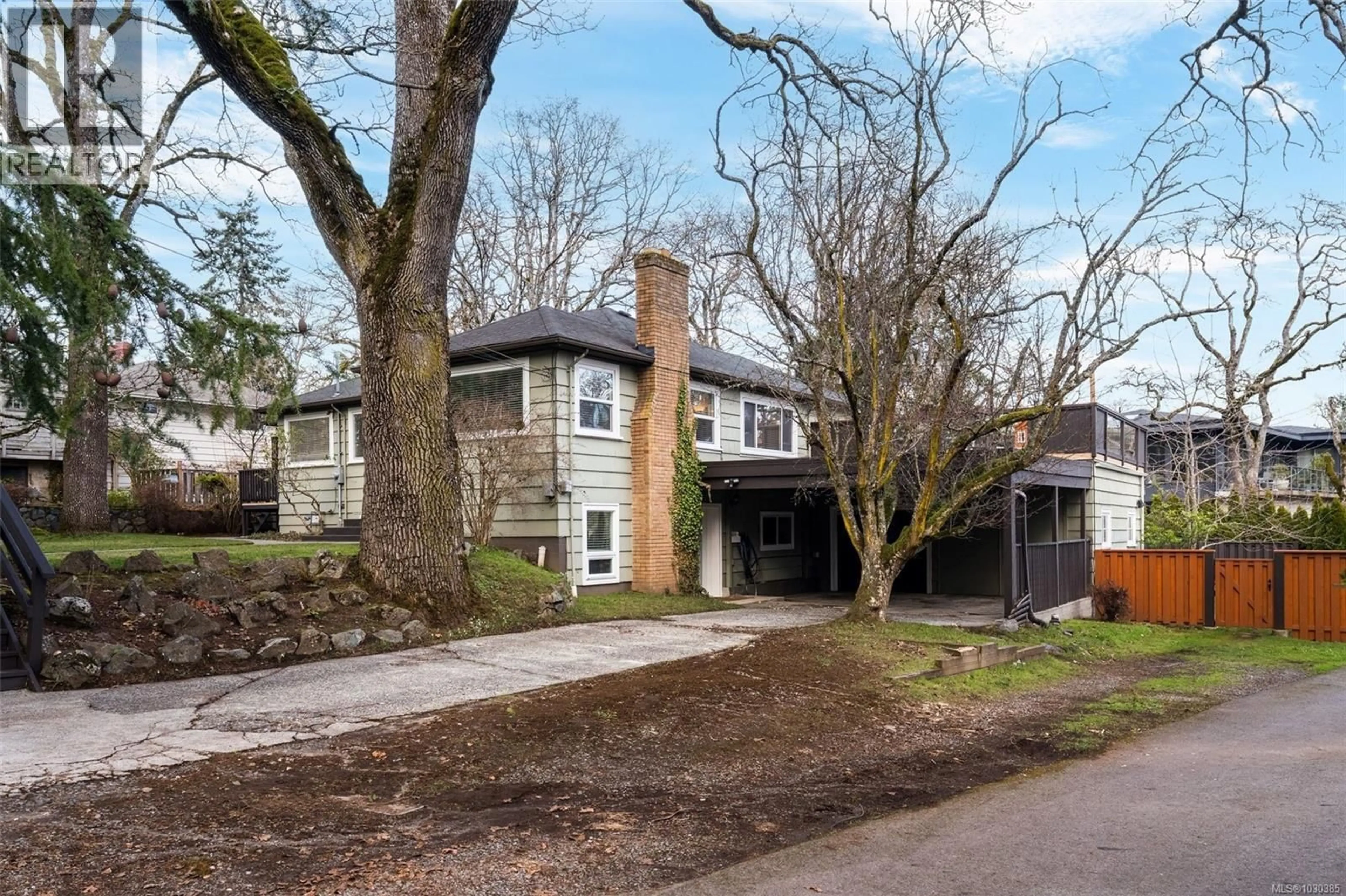 Home with brick exterior material, street for 3511 SALSBURY WAY, Saanich British Columbia V8P3K7