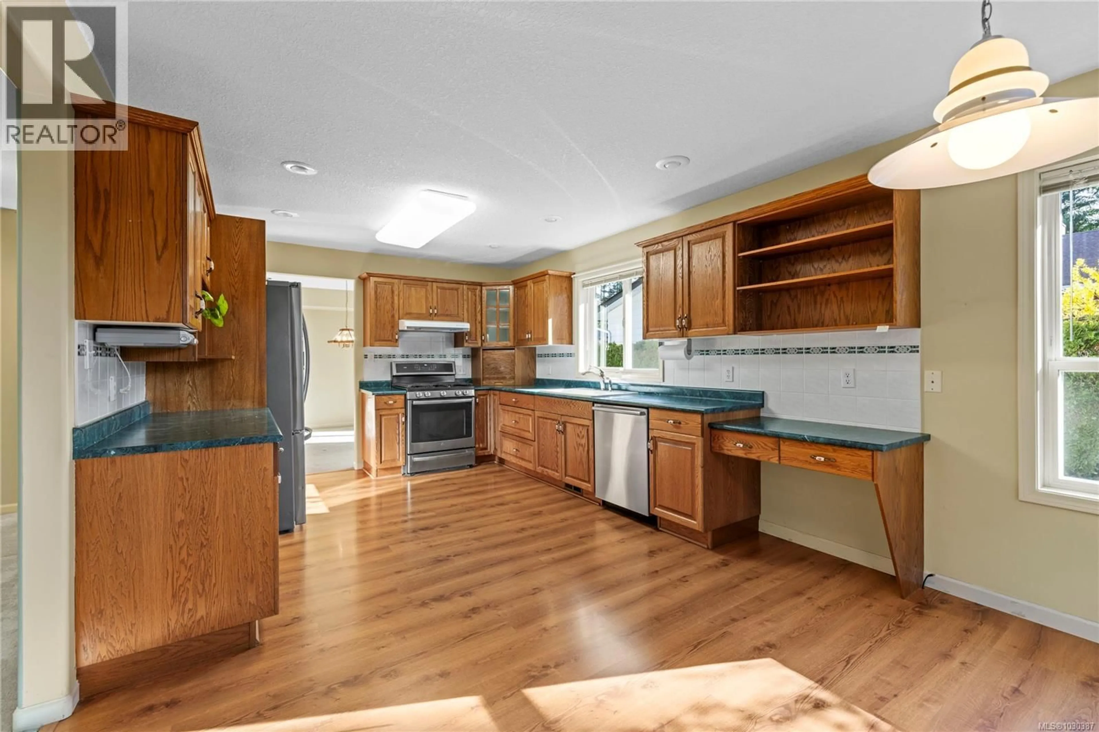 Open concept kitchen, unknown for 440 QUATNA ROAD, Qualicum Beach British Columbia V9K1B5