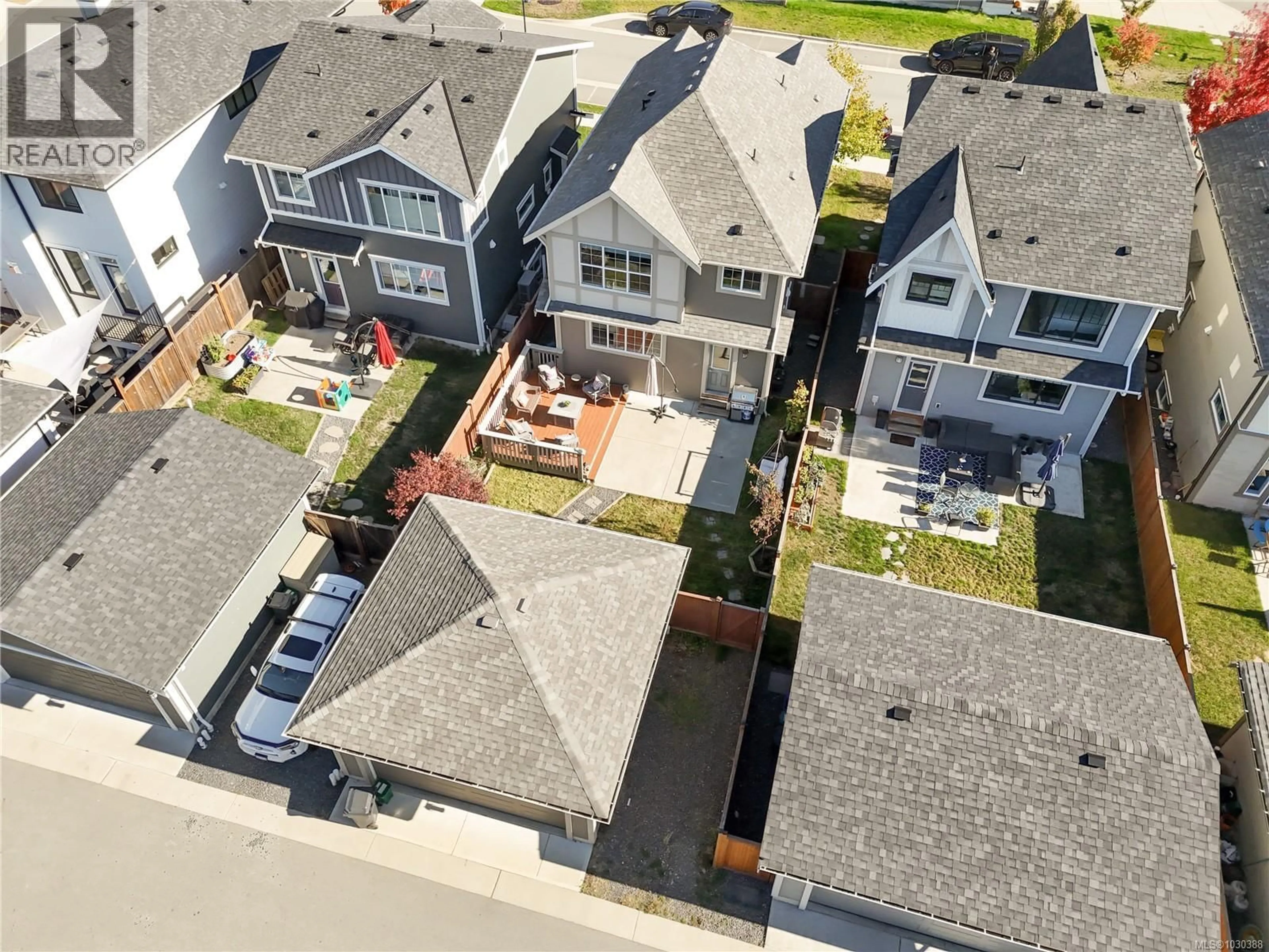 A pic from outside/outdoor area/front of a property/back of a property/a pic from drone, street for 3380 CURLEW STREET, Colwood British Columbia V9C0P3