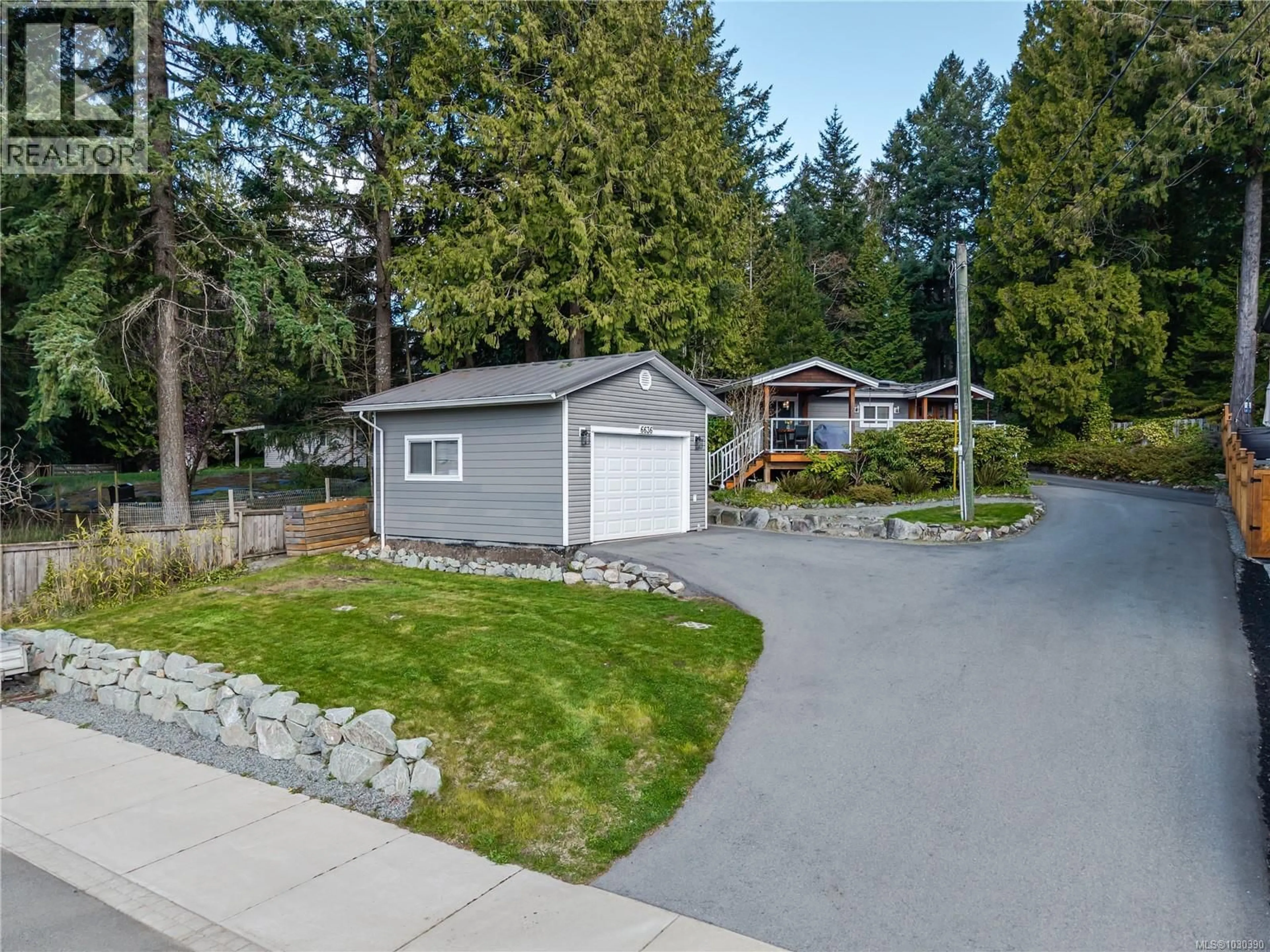 A pic from outside/outdoor area/front of a property/back of a property/a pic from drone, street for 6636 JENKINS ROAD, Nanaimo British Columbia V9T6G8