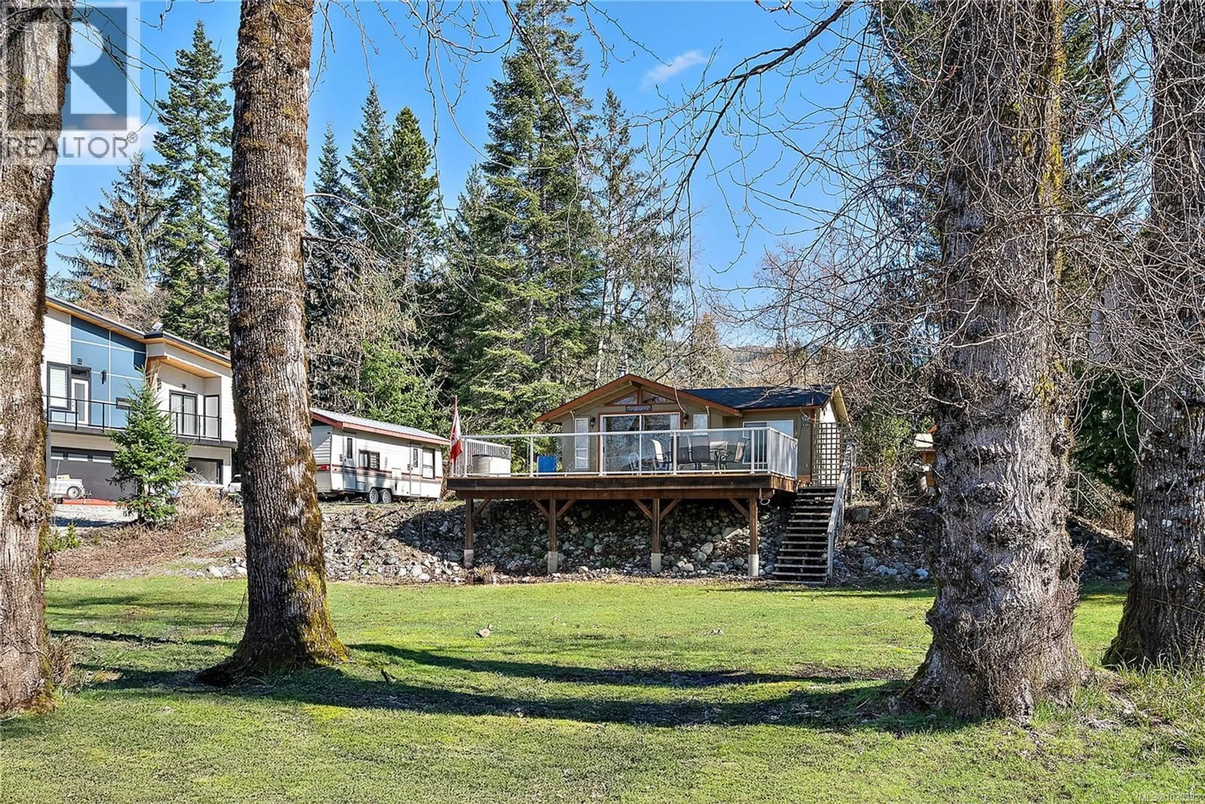 A pic from outside/outdoor area/front of a property/back of a property/a pic from drone, unknown for 7302 PERI ROAD, Lake Cowichan British Columbia V0R2G1