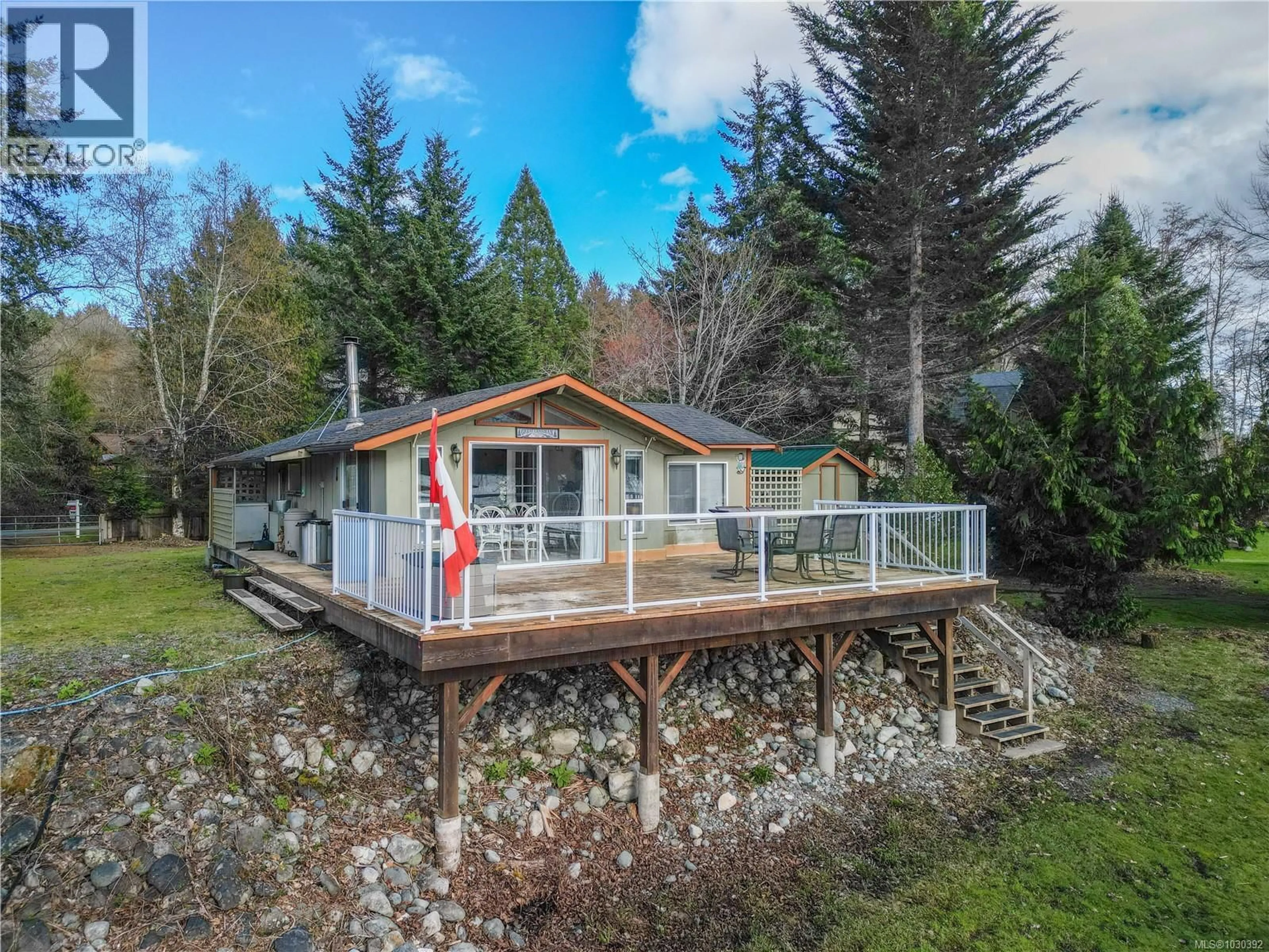 A pic from outside/outdoor area/front of a property/back of a property/a pic from drone, water/lake/river/ocean view for 7302 PERI ROAD, Lake Cowichan British Columbia V0R2G1