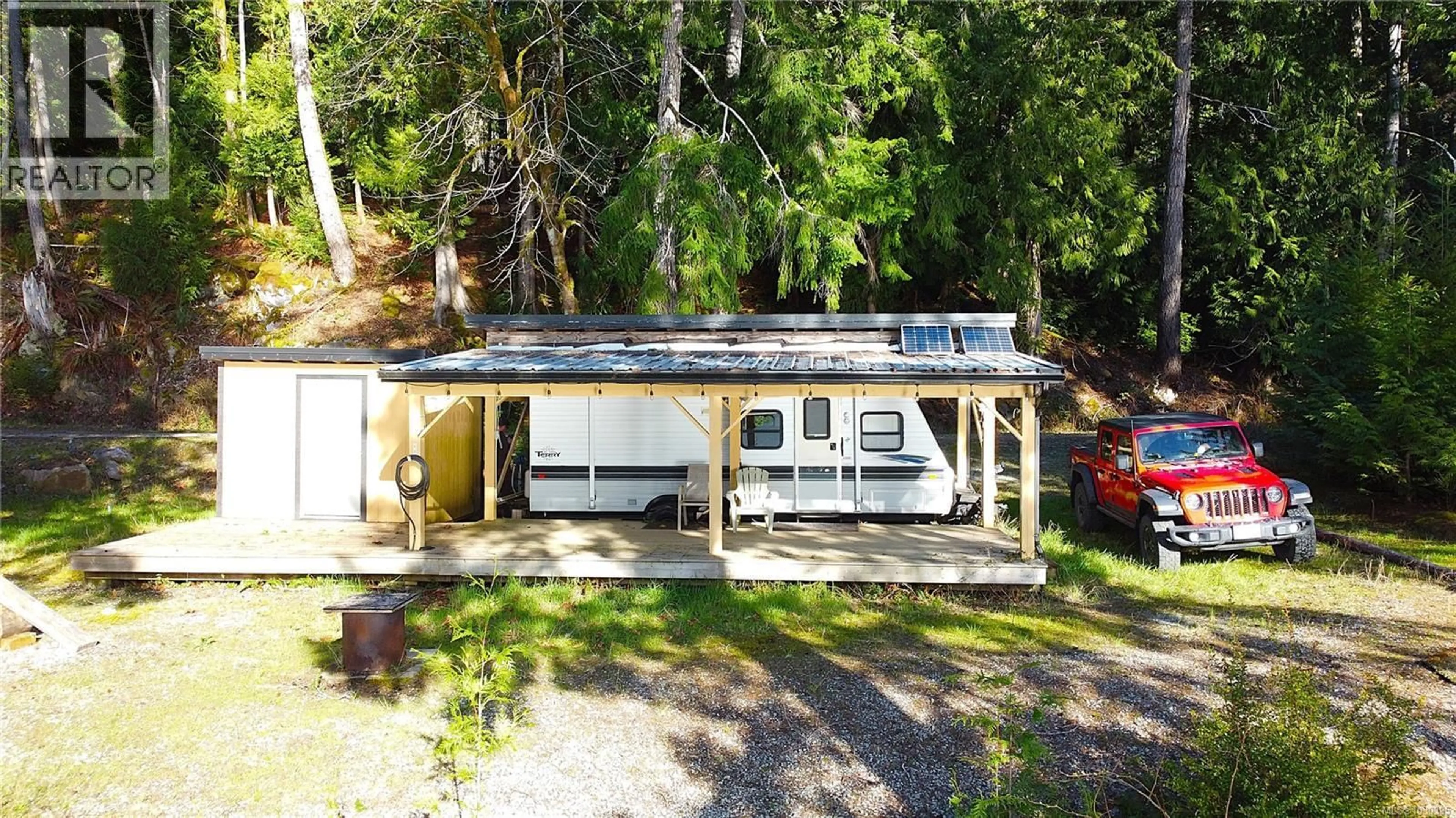 A pic from outside/outdoor area/front of a property/back of a property/a pic from drone, unknown for 5 HEADQUARTERS BAY, Port Alberni British Columbia V9Y6G2