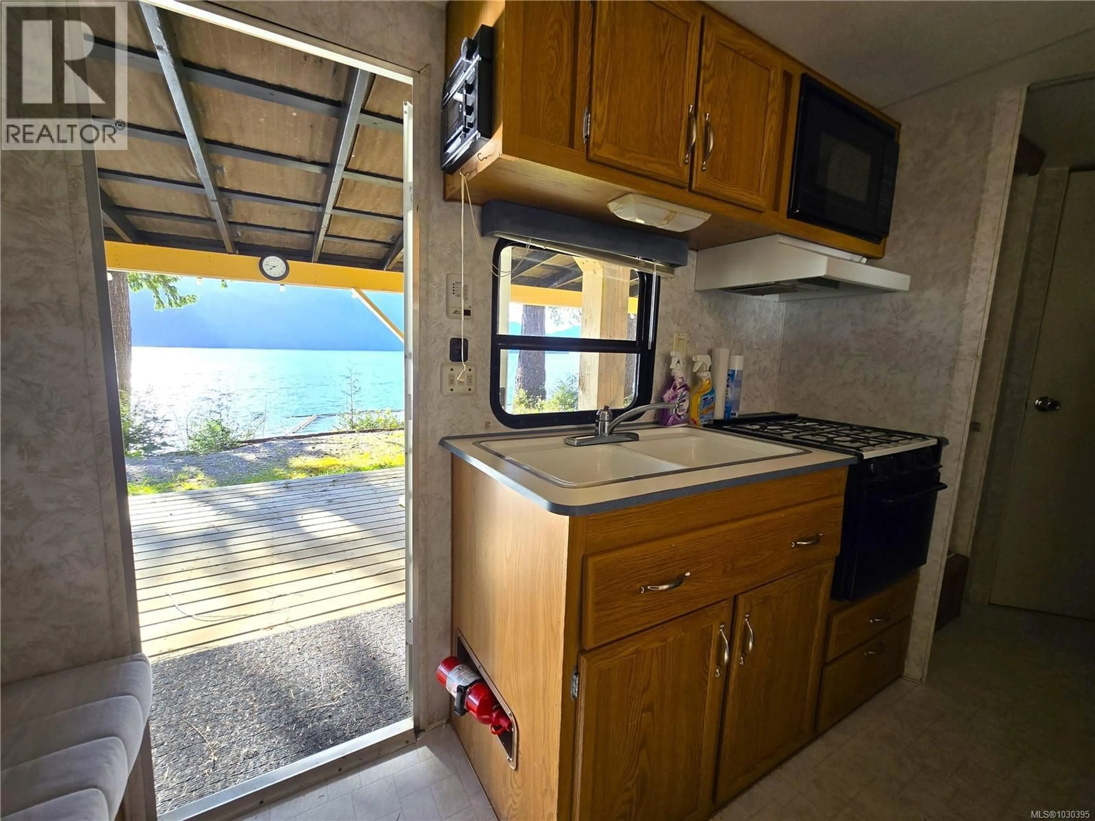 Standard kitchen, unknown for 5 HEADQUARTERS BAY, Port Alberni British Columbia V9Y6G2