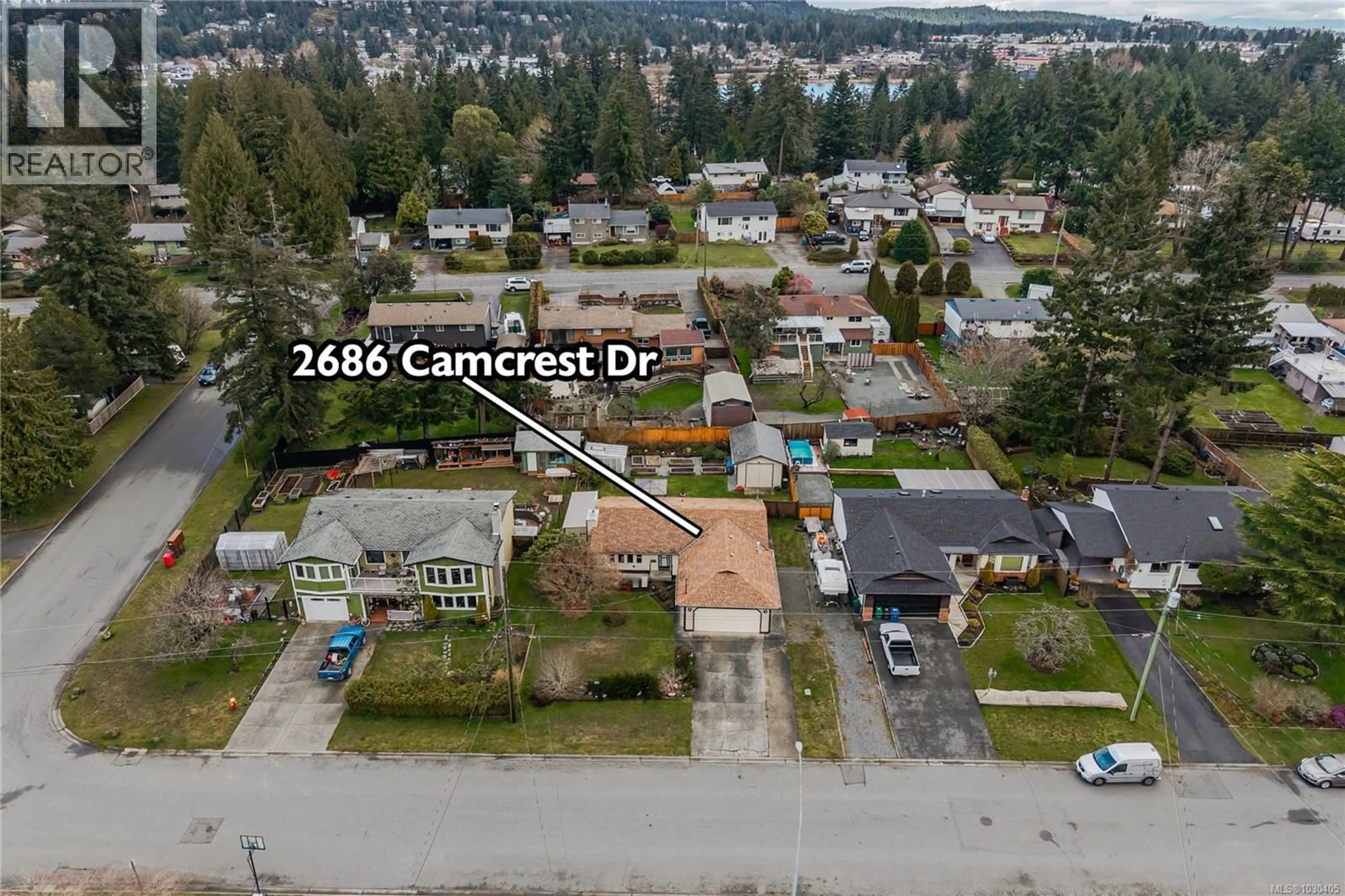 A pic from outside/outdoor area/front of a property/back of a property/a pic from drone, street for 2686 CAMCREST DRIVE, Nanaimo British Columbia V9R5P9
