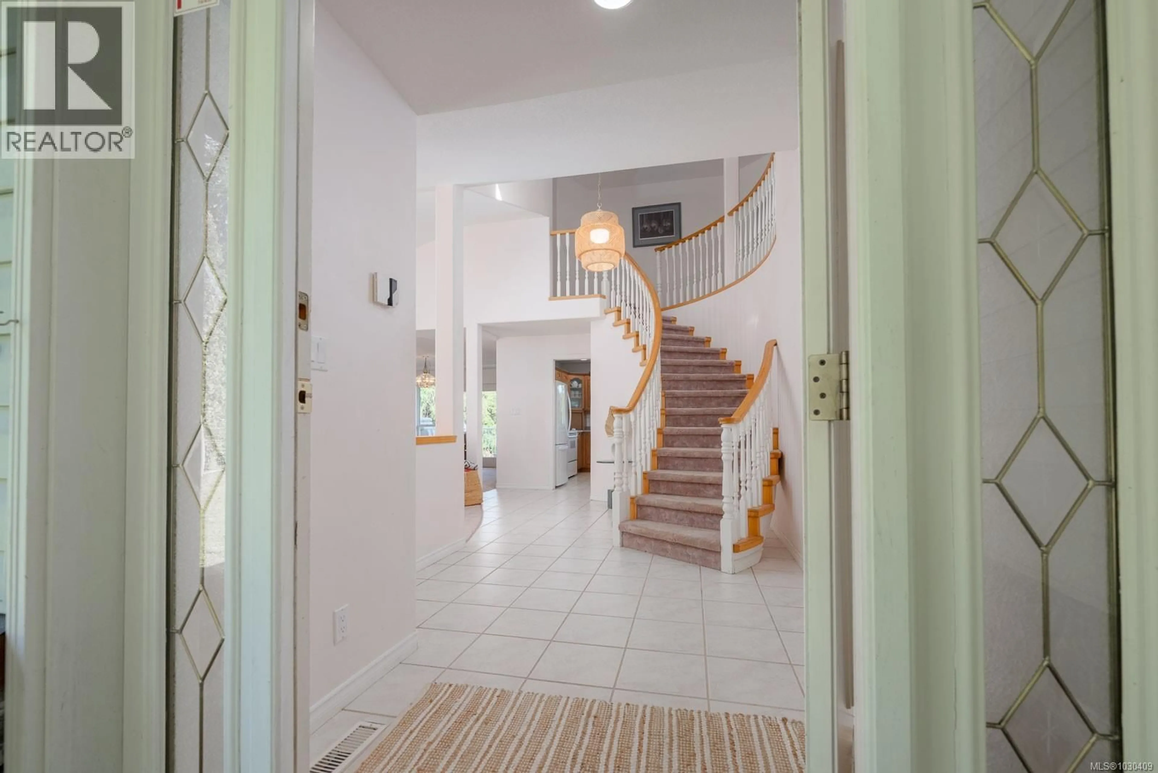 Indoor foyer for 5145 GROUHEL ROAD, Ladysmith British Columbia V9G1J4