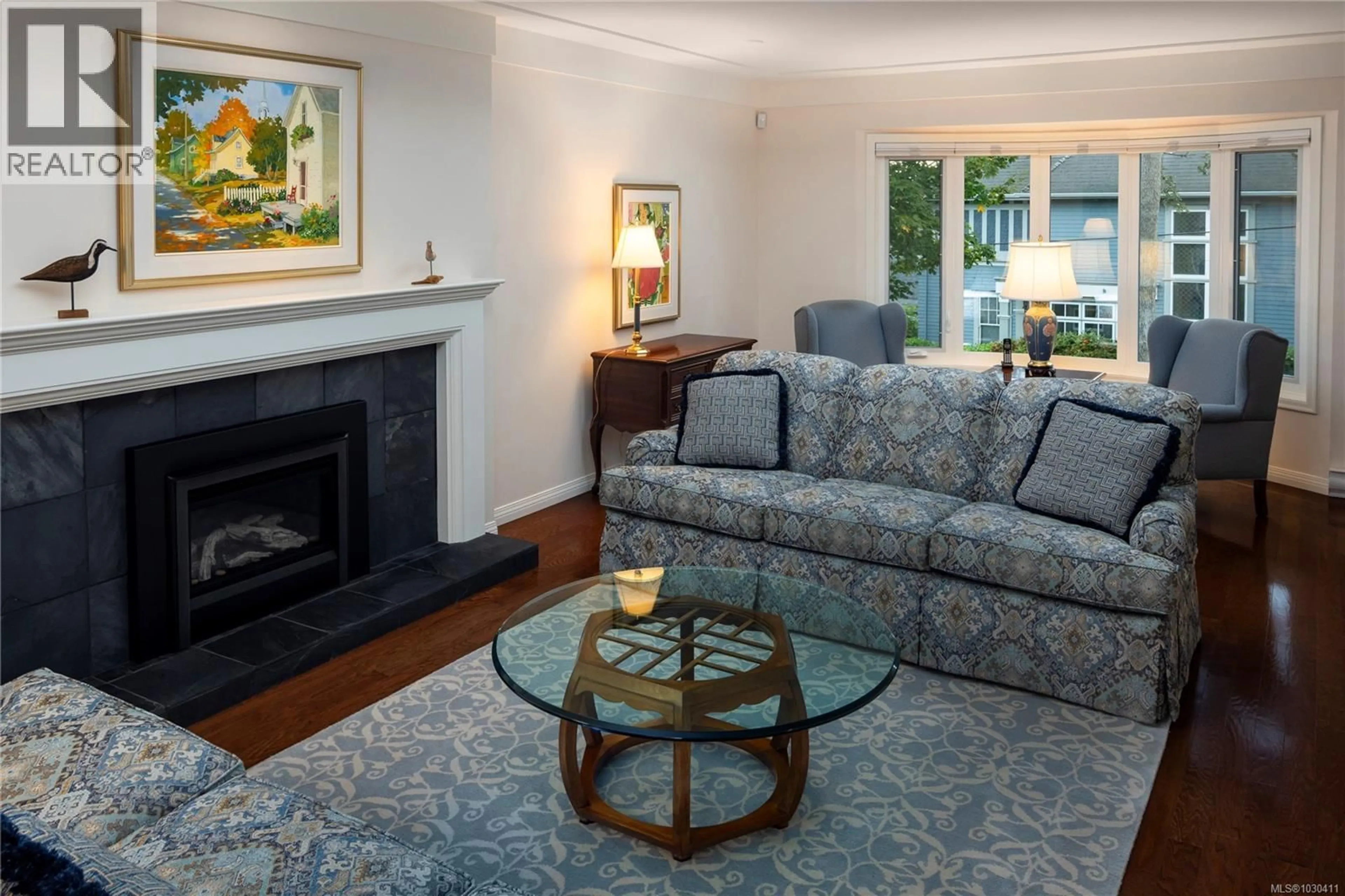 Living room with furniture, unknown for 546 ST. CHARLES STREET, Victoria British Columbia V8S3N7