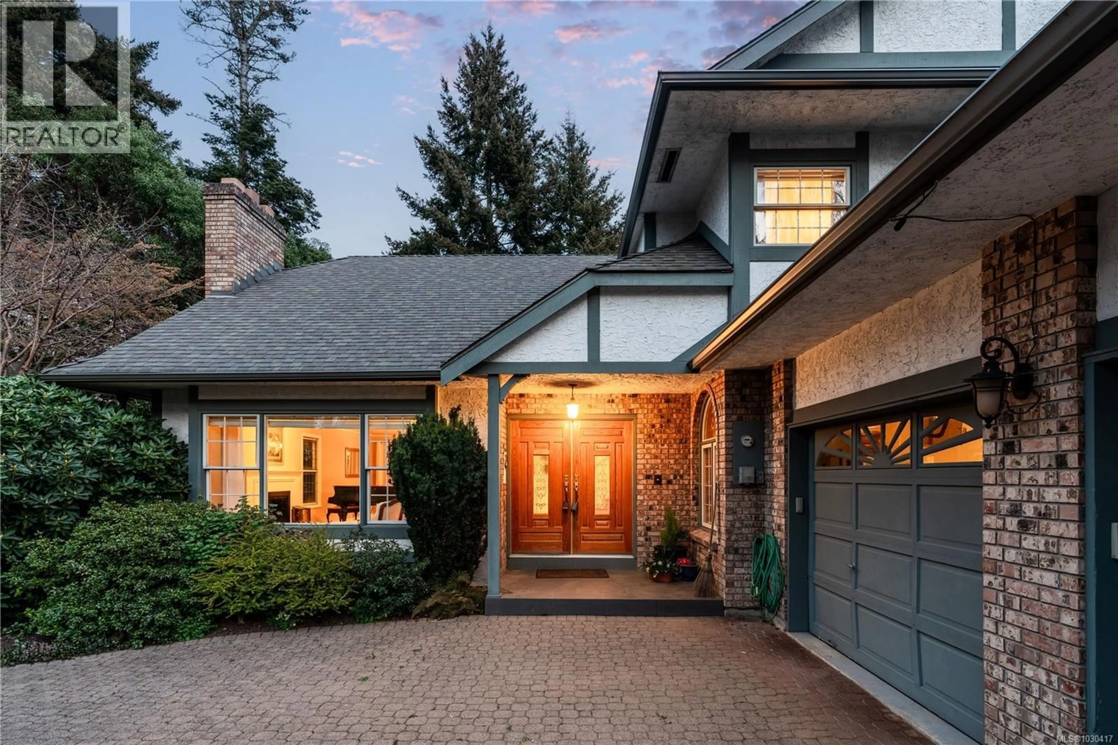 Home with brick exterior material, street for 3913 GIBSON COURT, Saanich British Columbia V8N6E2