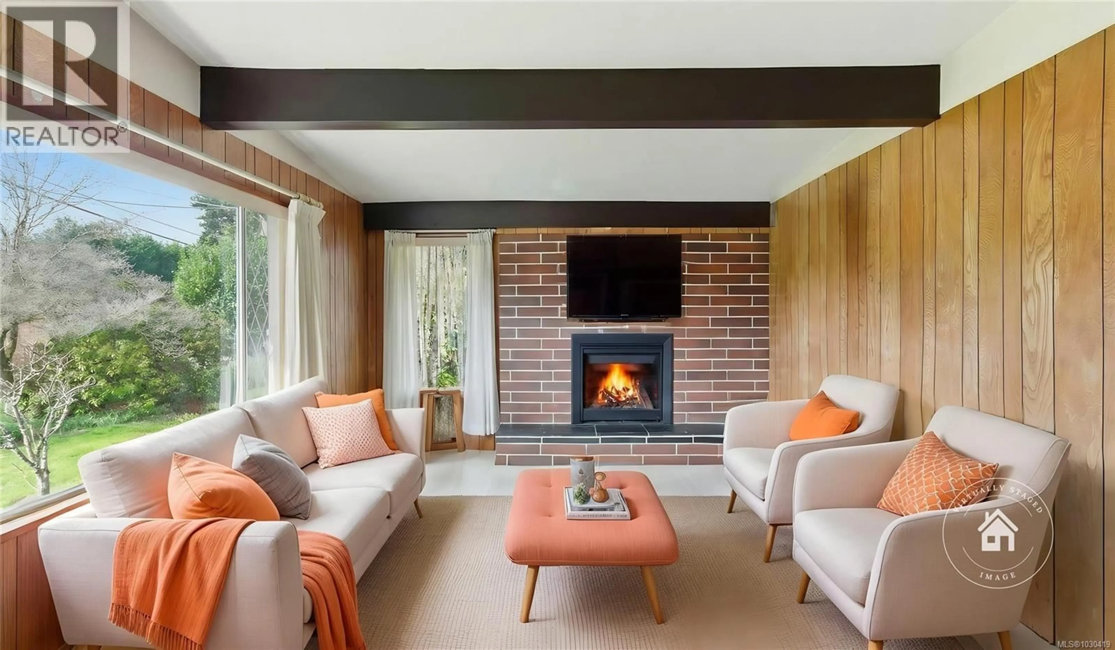 Living room with furniture, unknown for 559 JOHNSTONE ROAD, Parksville British Columbia V9P2A5